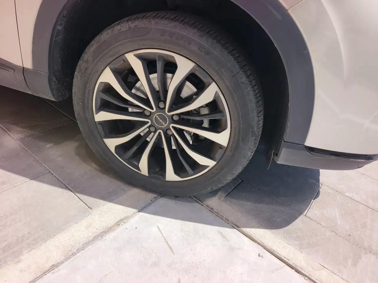 Roewe RX5 MAX 2021 Supreme Series 300TGI Automatic Luxury Cabin Edition — миниатюра 8