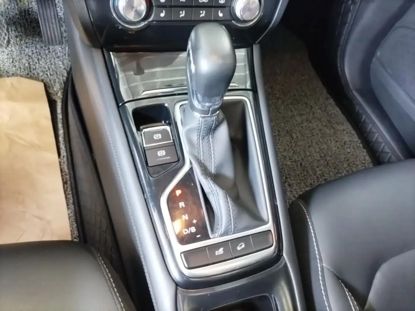 Roewe RX3 2018 1.6L CVT Flagship Edition — миниатюра 17