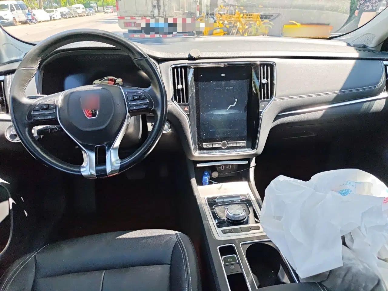 Roewe i6 New Energy 2017 45T Hybrid Connect & Smart Enjoyment Edition — миниатюра 10