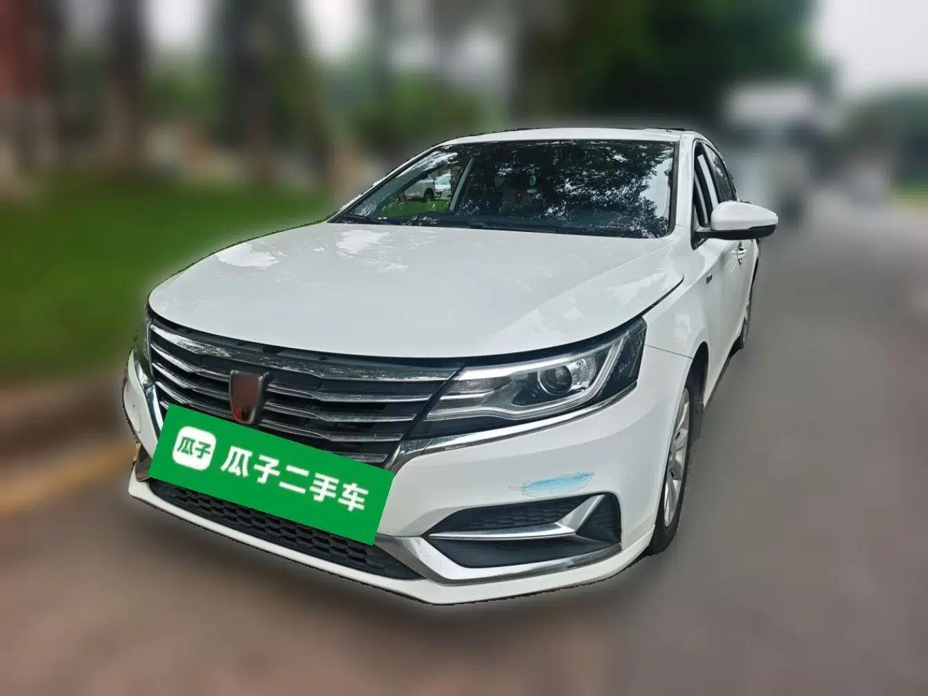 Roewe i6 New Energy 2017 45T Hybrid Connect & Smart Enjoyment Edition — миниатюра 1