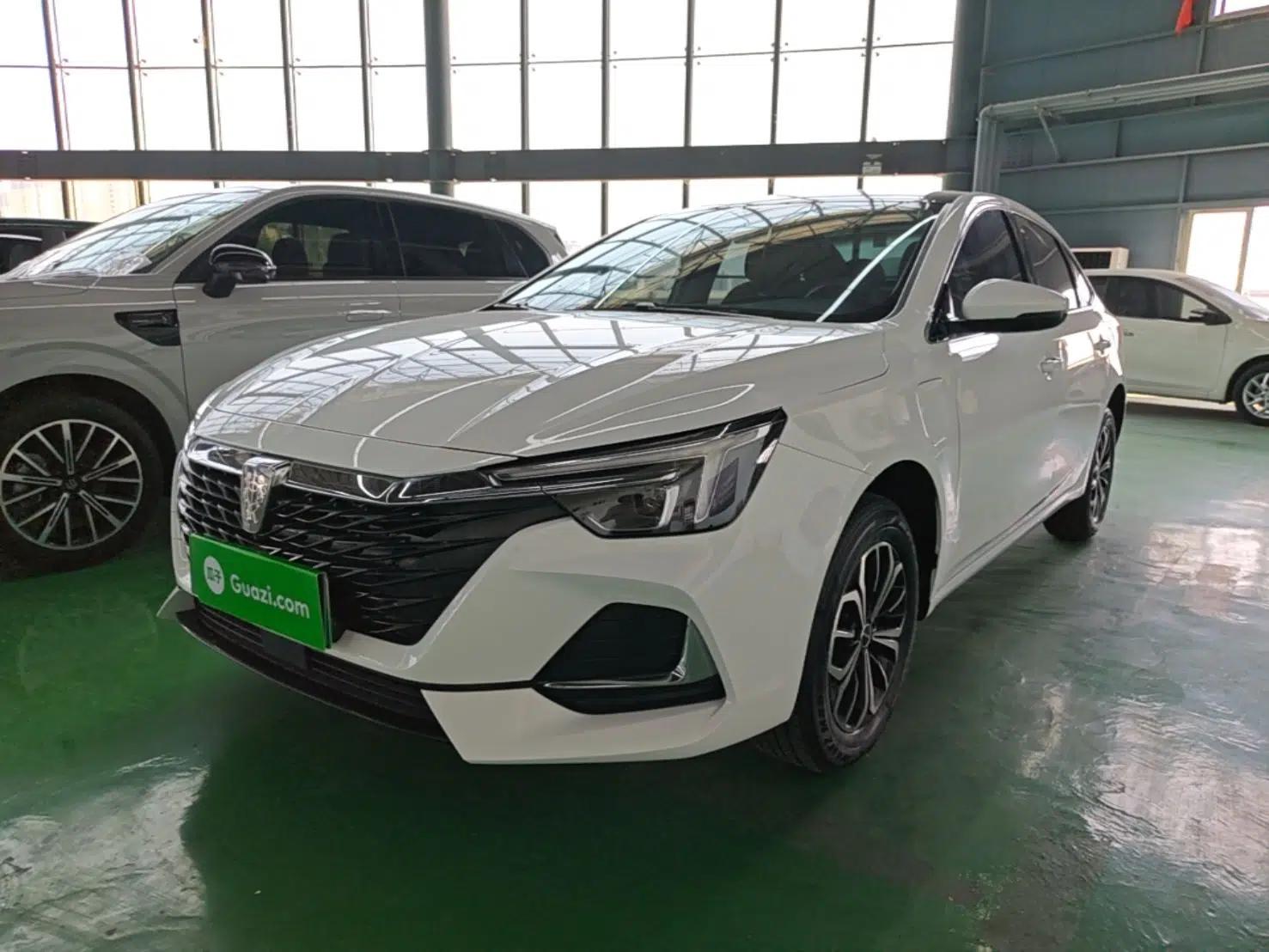 Roewe i6 MAX New Energy 2023 EV 420 Skyroof Special Edition — миниатюра 1