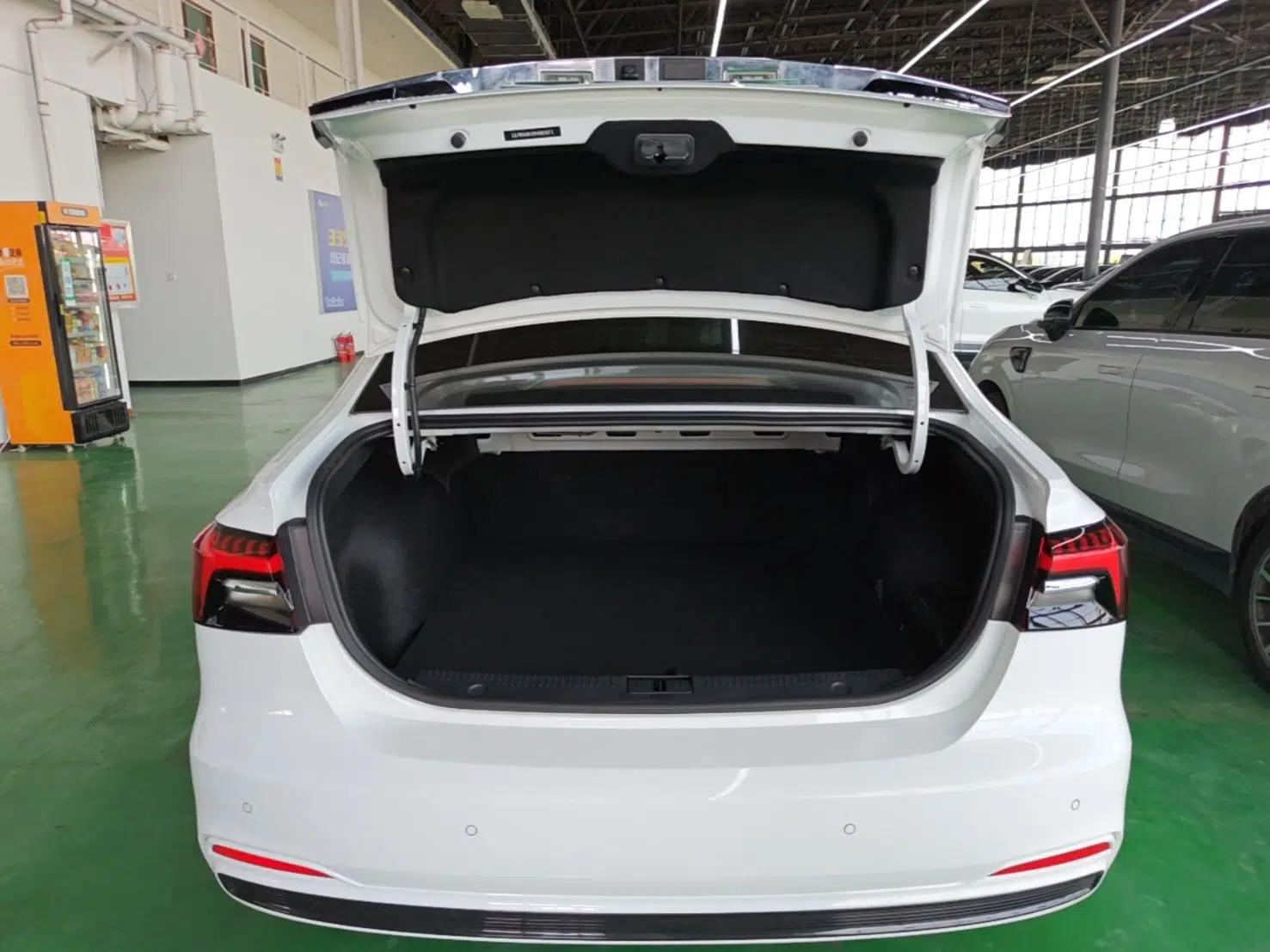 Roewe i6 MAX New Energy 2023 EV 420 Skyroof Special Edition — миниатюра 22