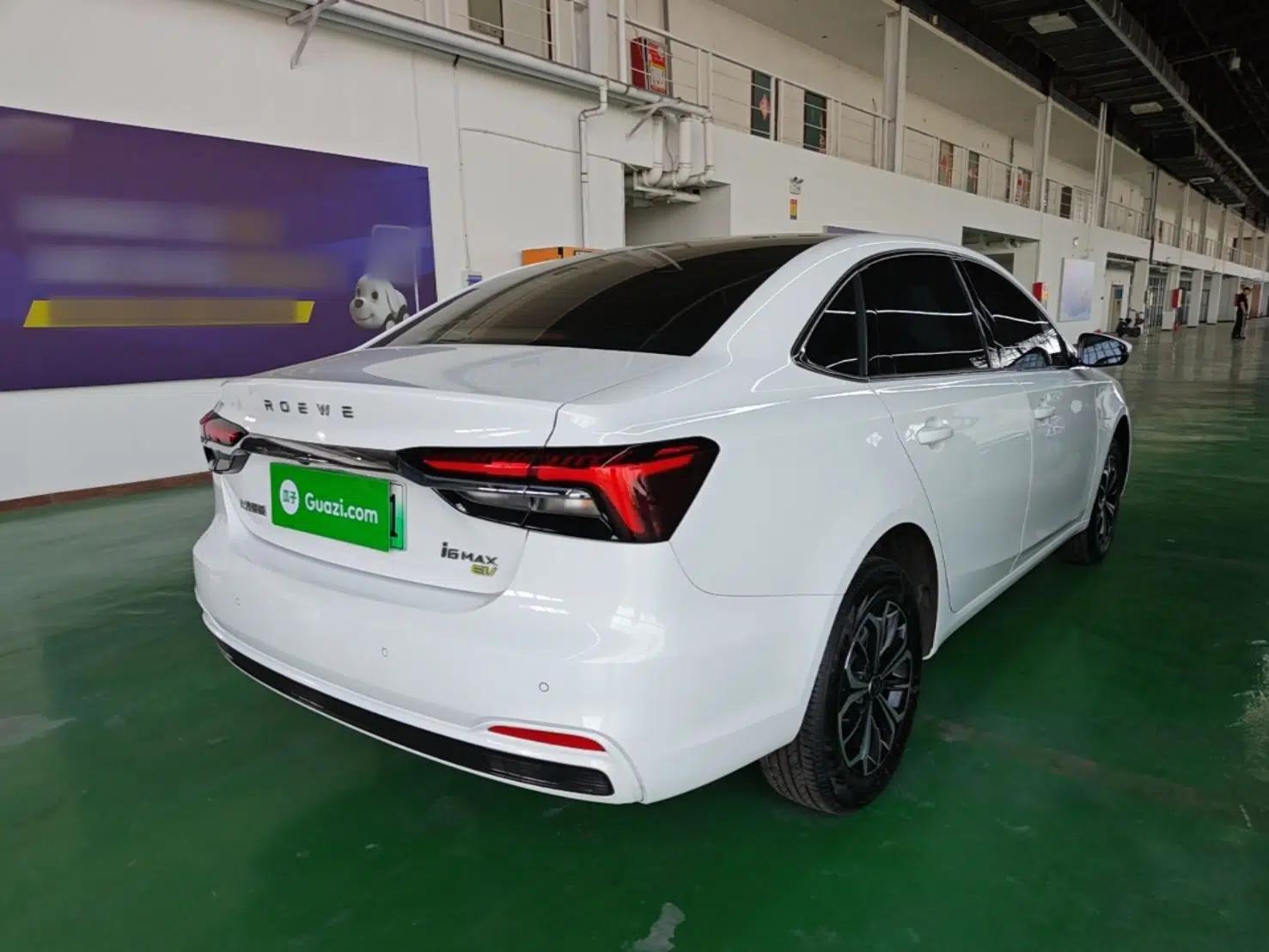 Roewe i6 MAX New Energy 2023 EV 420 Skyroof Special Edition — миниатюра 6