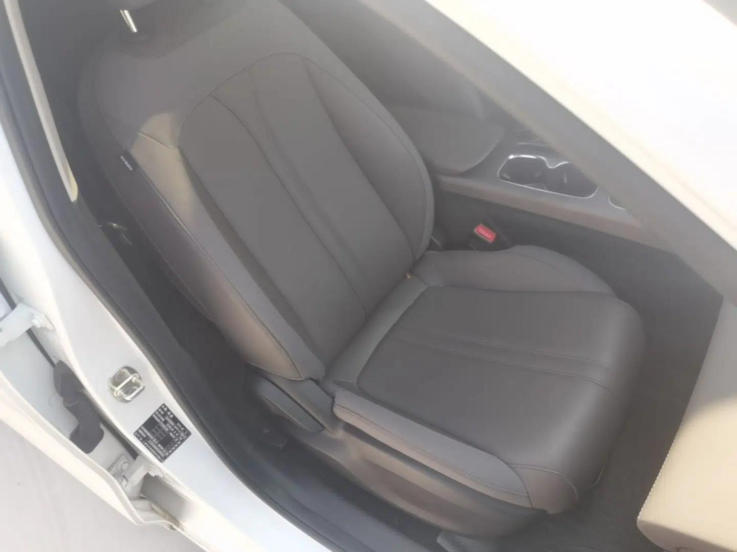Roewe D6 2025 450 km Premium Edition — миниатюра 23