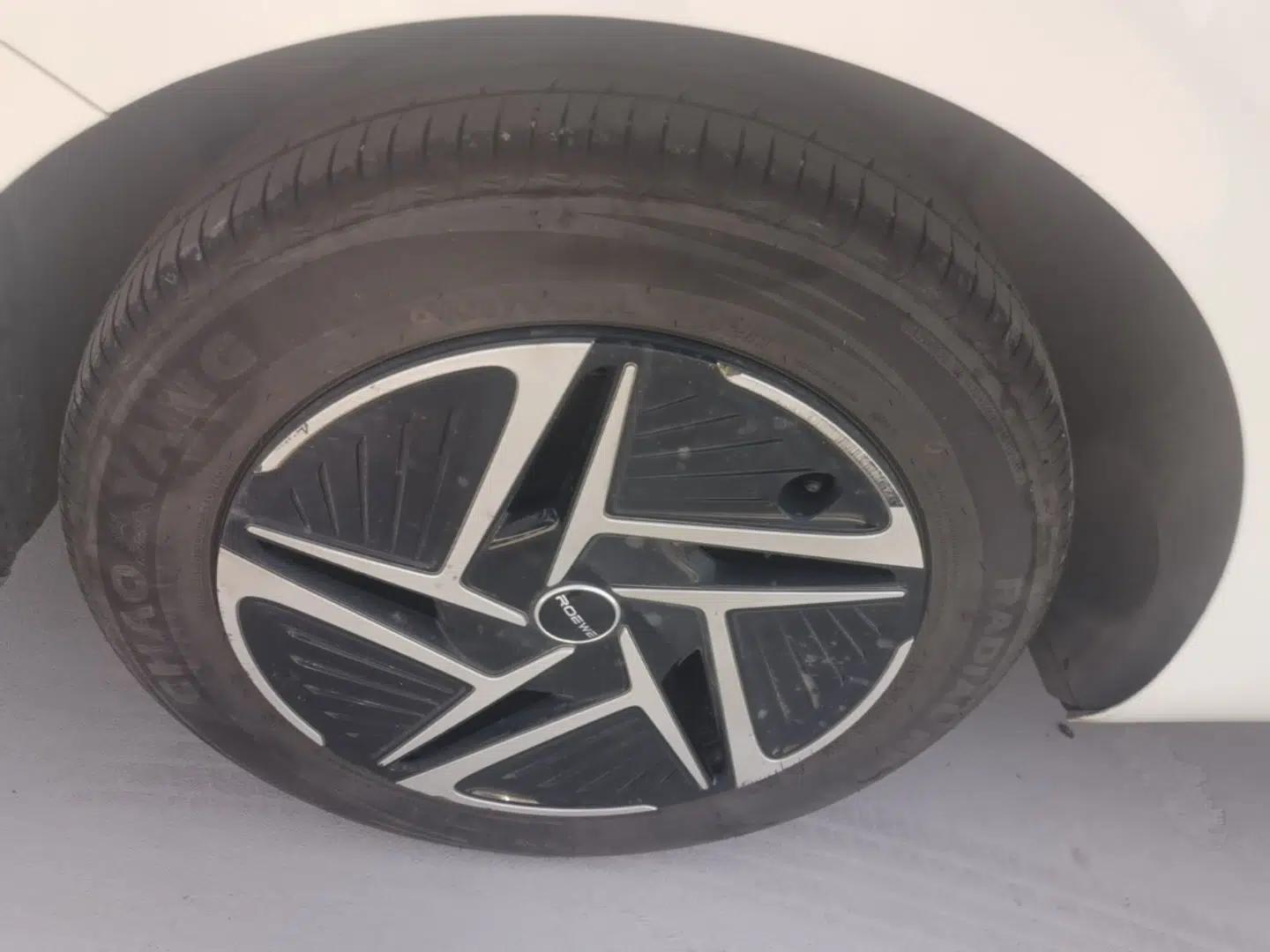 Roewe D6 2025 450 km Premium Edition — миниатюра 10