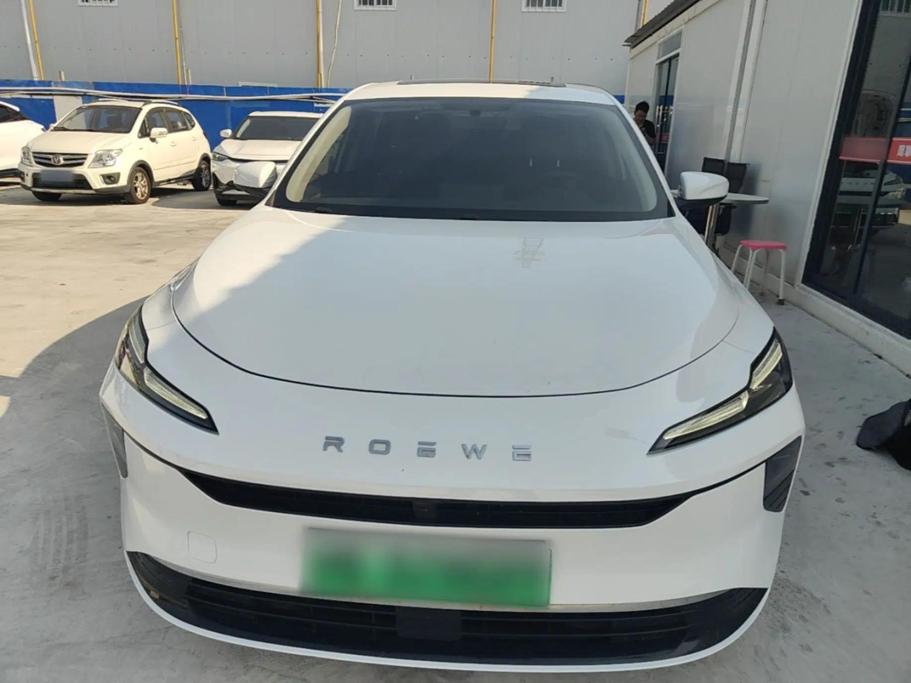Roewe D6 2025 450 km Premium Edition — миниатюра 2