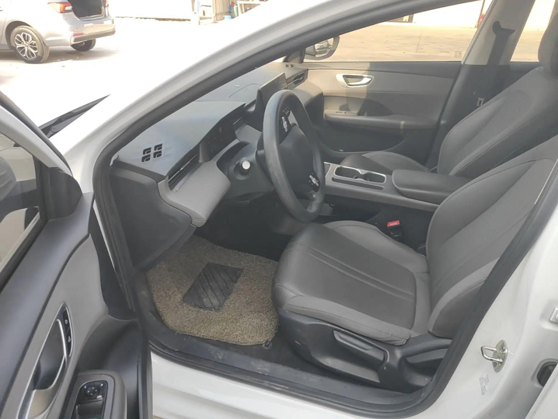 Roewe D6 2025 450 km Premium Edition — миниатюра 19