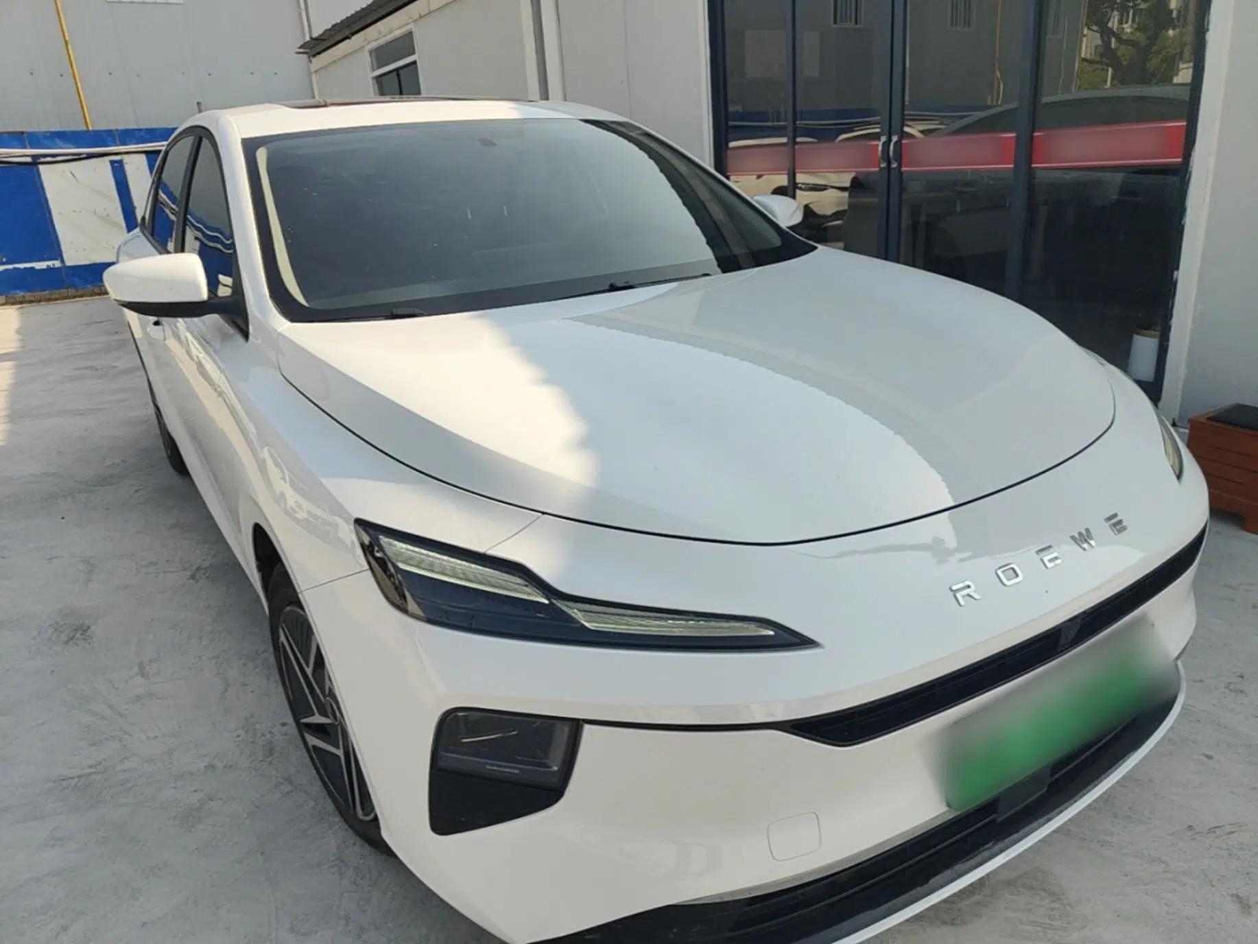 Roewe D6 2025 450 km Premium Edition — миниатюра 3