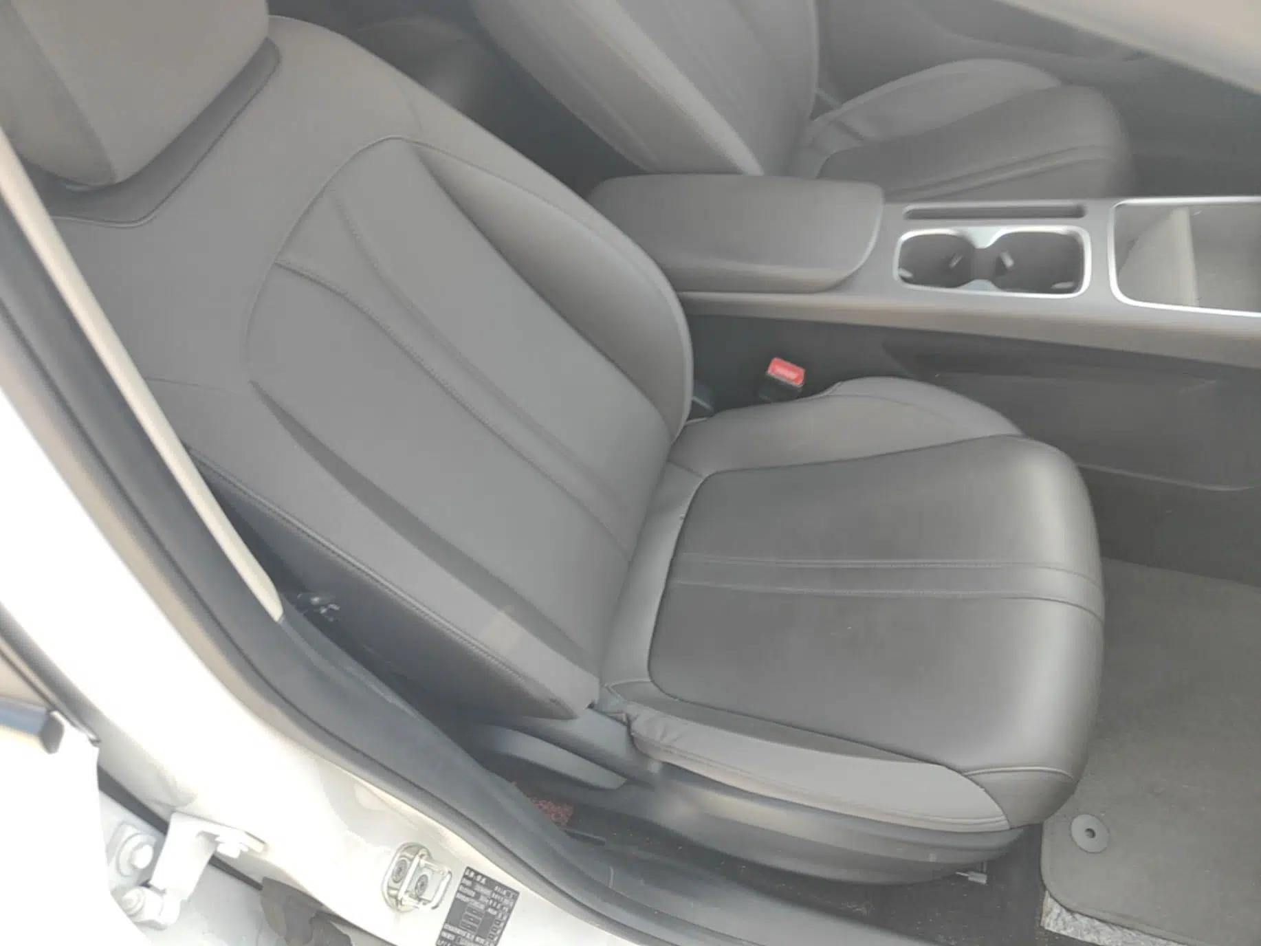 Roewe D6 2025 450 km Premium Edition — миниатюра 23