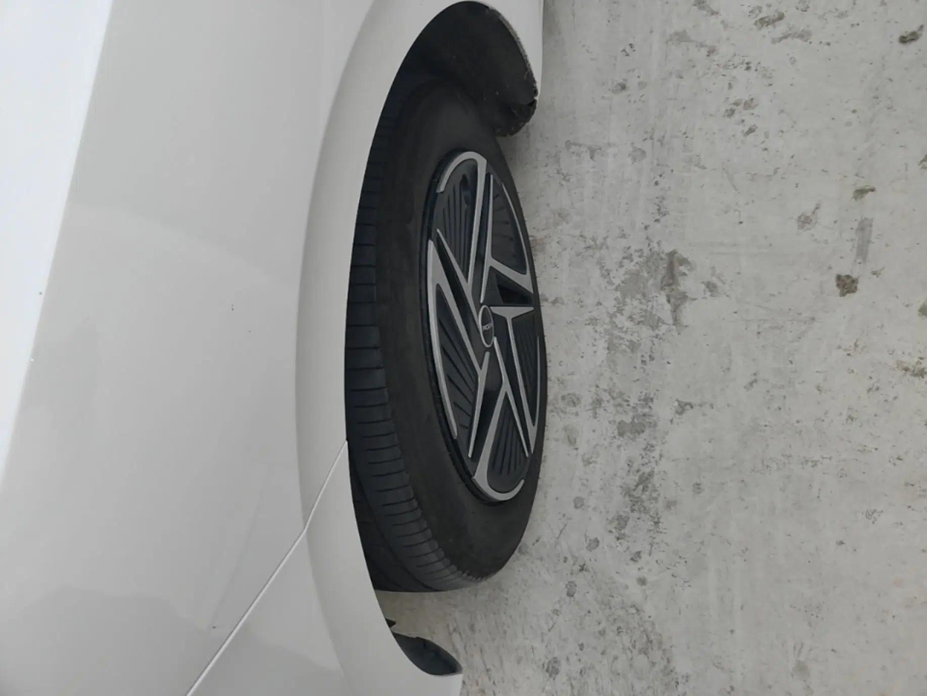 Roewe D6 2025 450 km Premium Edition — миниатюра 8