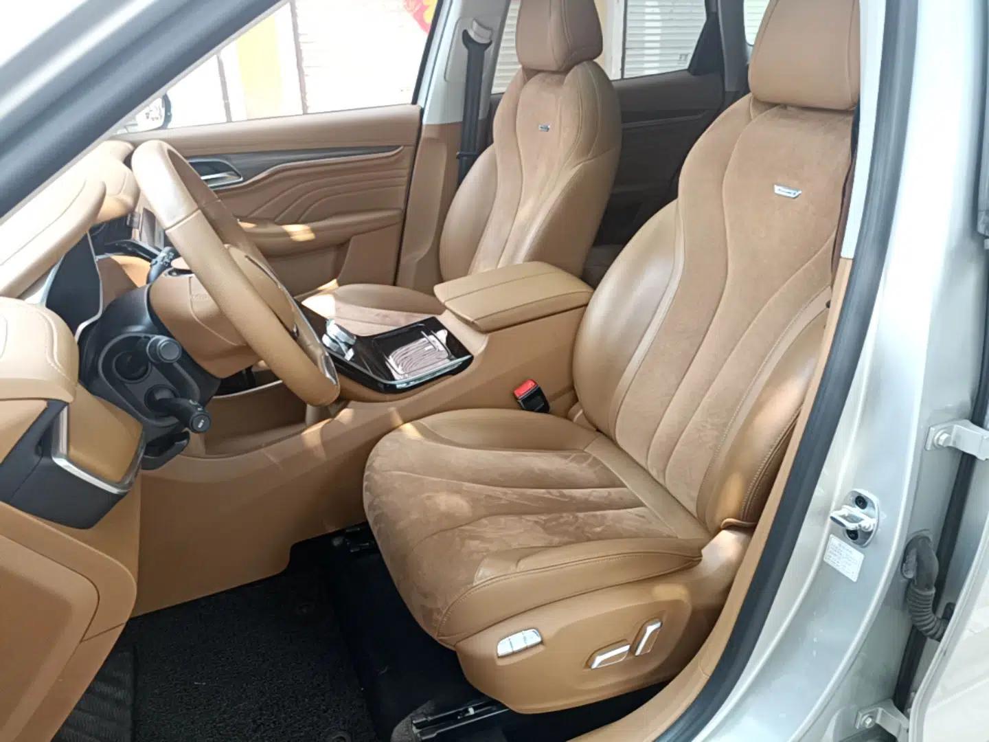 Roewe MARVEL X 2018 Rear-Drive Model — миниатюра 17