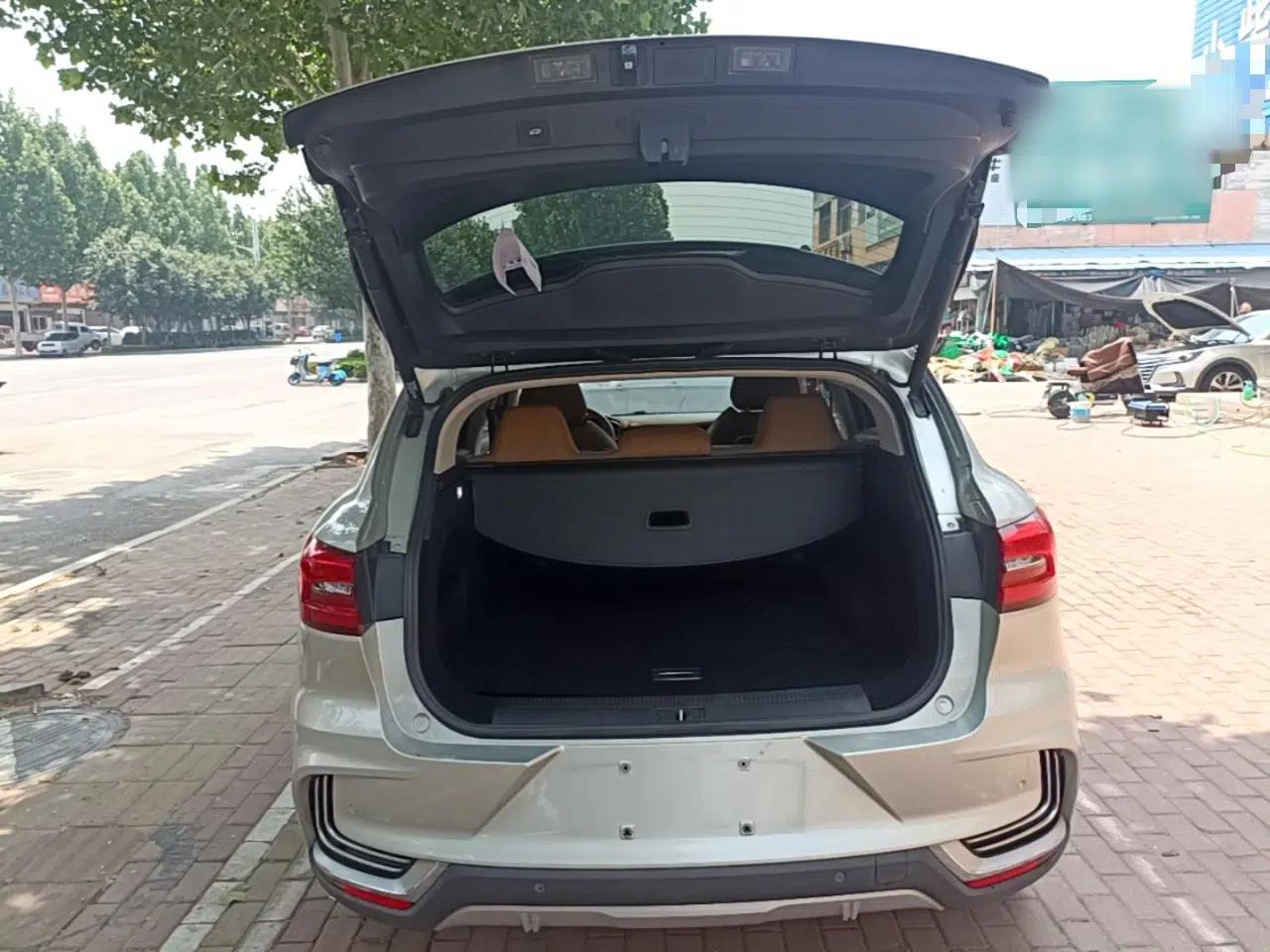 Roewe MARVEL X 2018 Rear-Drive Model — миниатюра 21
