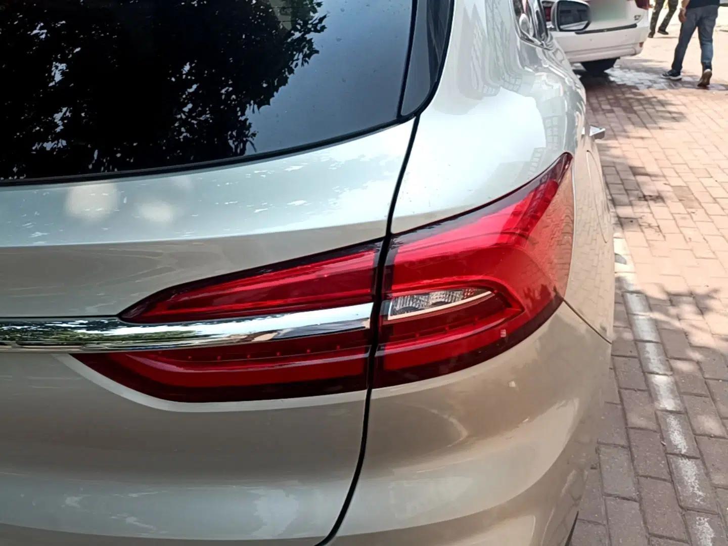 Roewe MARVEL X 2018 Rear-Drive Model — миниатюра 8