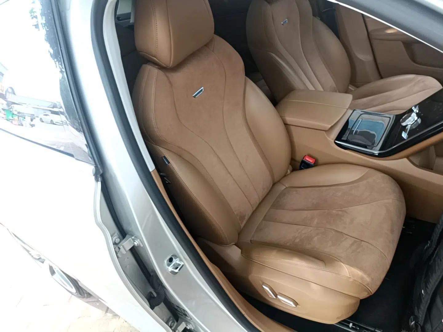 Roewe MARVEL X 2018 Rear-Drive Model — миниатюра 23