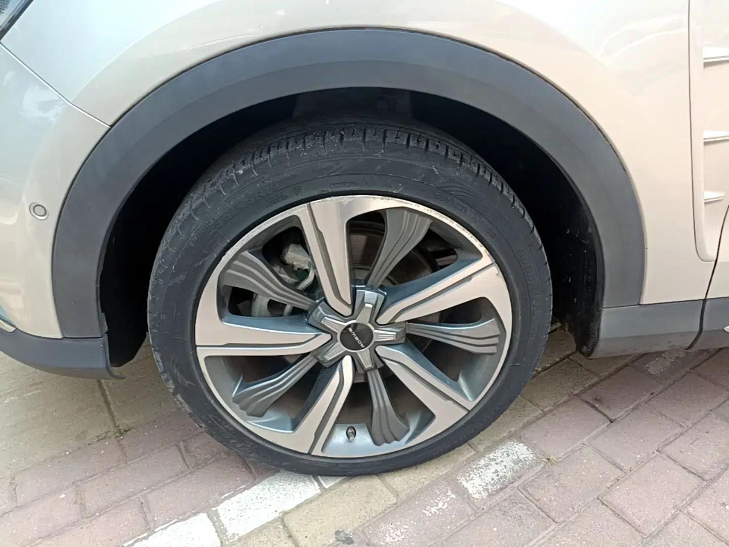 Roewe MARVEL X 2018 Rear-Drive Model — миниатюра 8