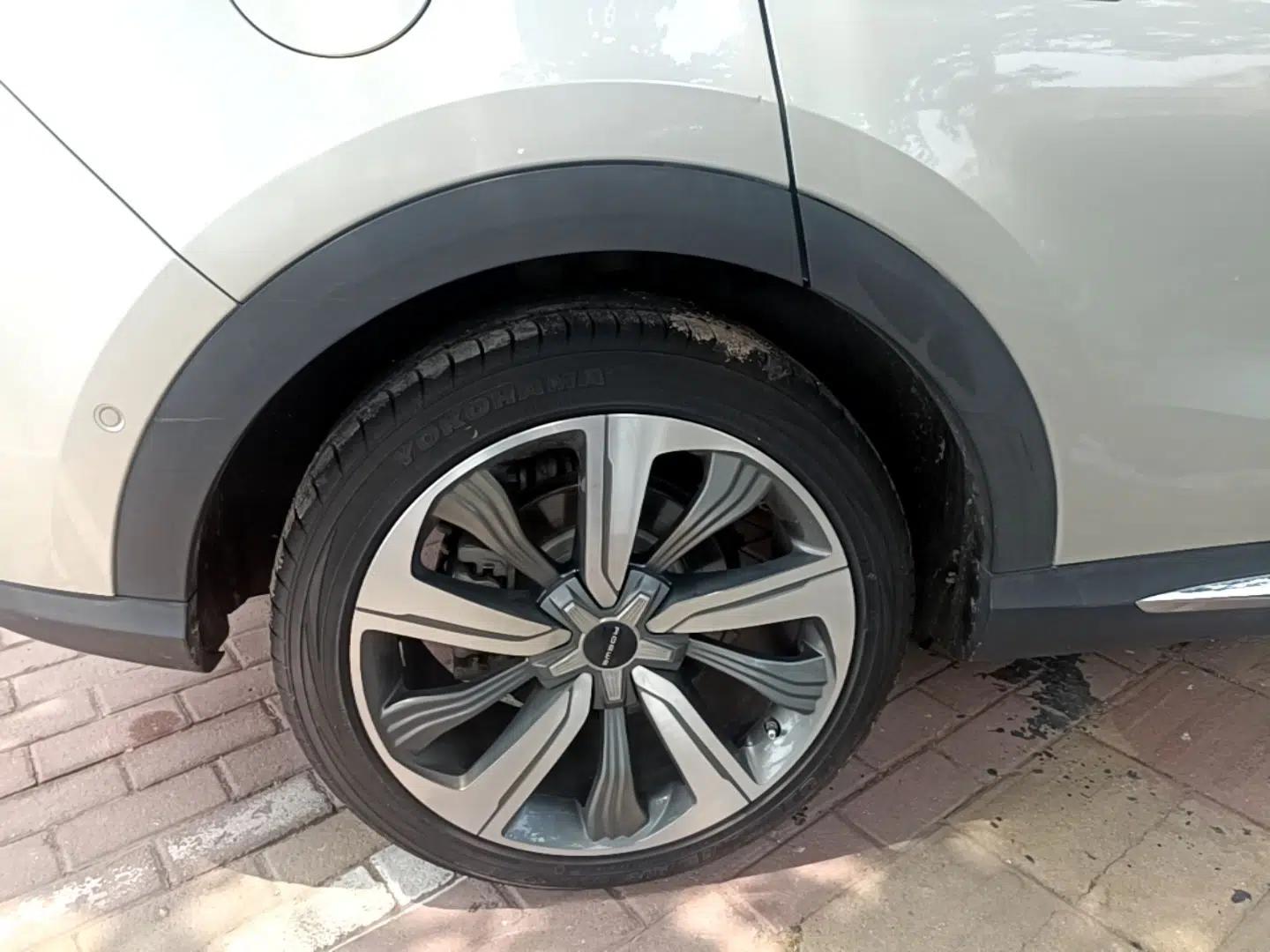 Roewe MARVEL X 2018 Rear-Drive Model — миниатюра 10