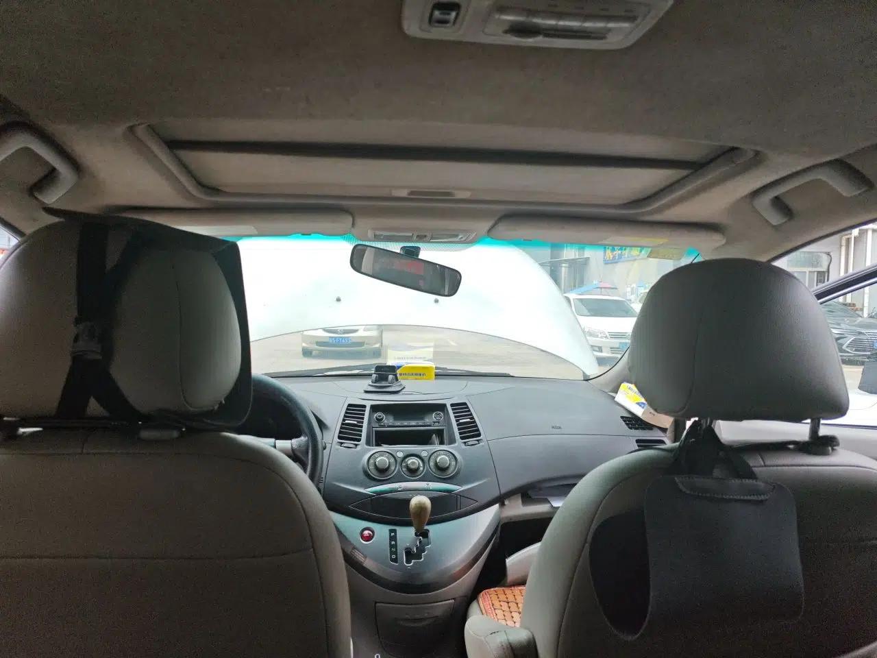 Mitsubishi Grandis 2009 2.4 7-Seater Comfort Edition — миниатюра 19