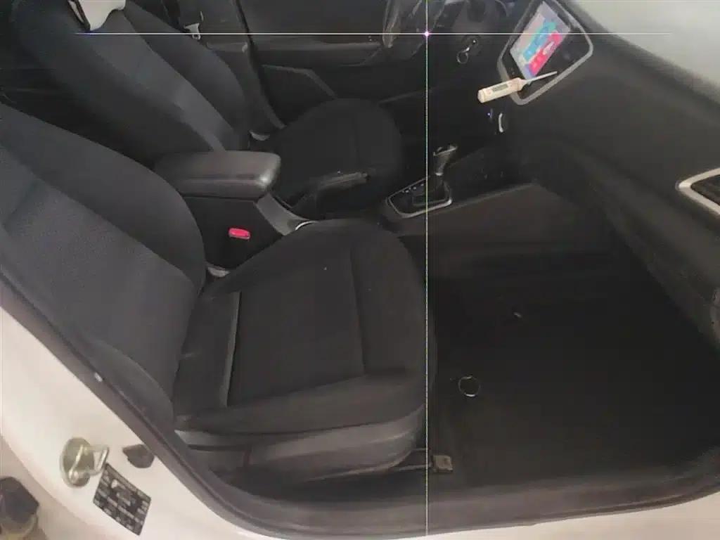 2016 Hyundai Verna 1.4L Automatic GLS (Cool Edition) — миниатюра 25