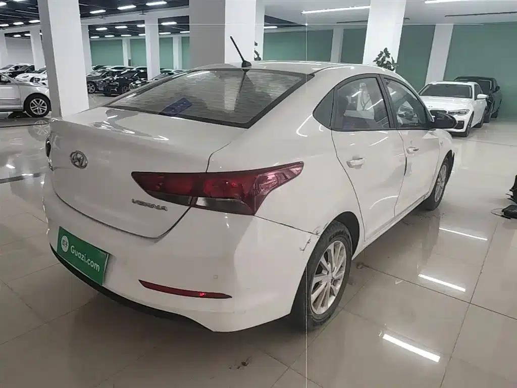 2016 Hyundai Verna 1.4L Automatic GLS (Cool Edition) — миниатюра 7