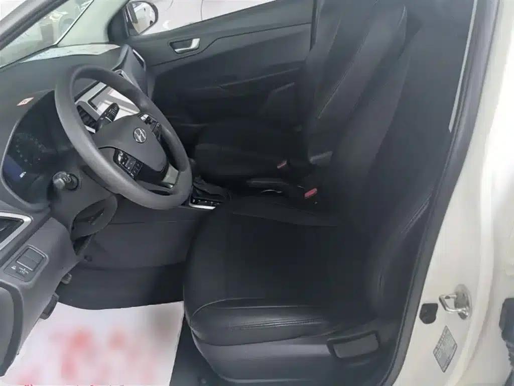 2016 Hyundai Verna 1.4L Automatic GLS (Cool Edition) — миниатюра 15