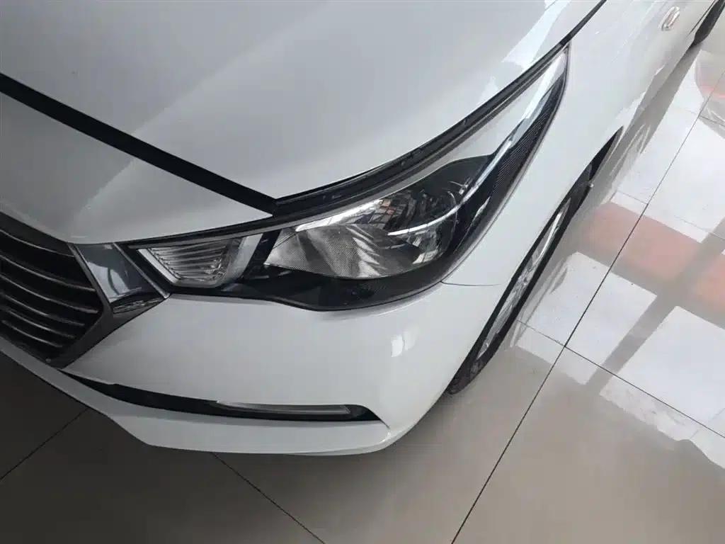 2016 Hyundai Verna 1.4L Automatic GLS (Cool Edition) — миниатюра 24