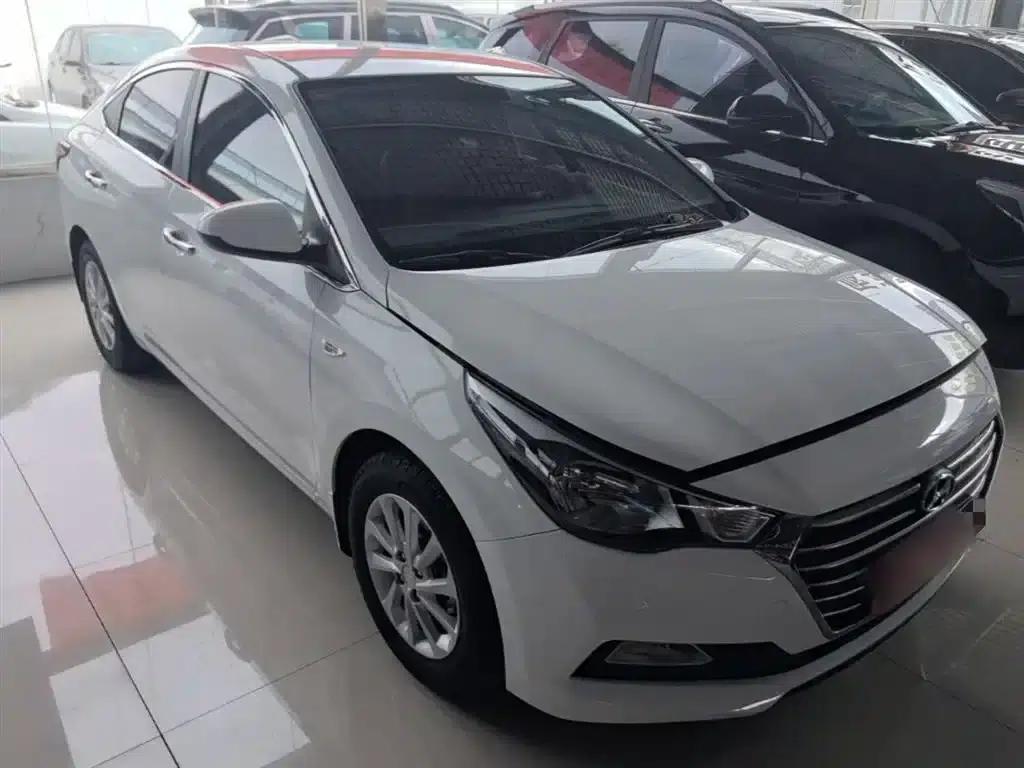 2016 Hyundai Verna 1.4L Automatic GLS (Cool Edition) — миниатюра 4
