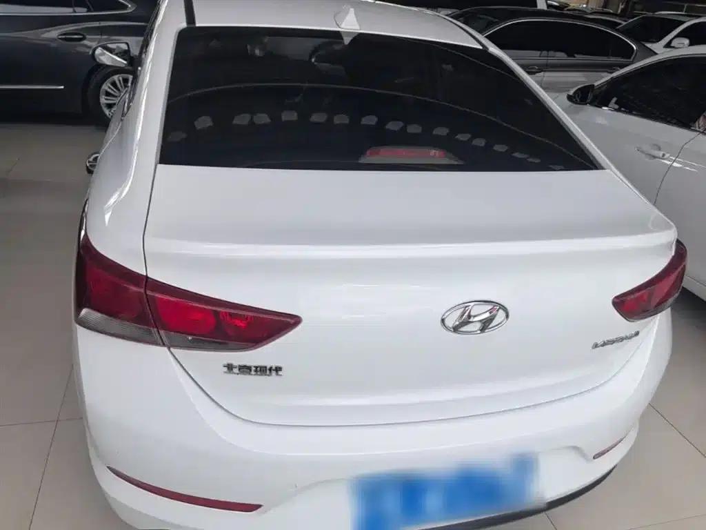 2016 Hyundai Verna 1.4L Automatic GLS (Cool Edition) — миниатюра 6