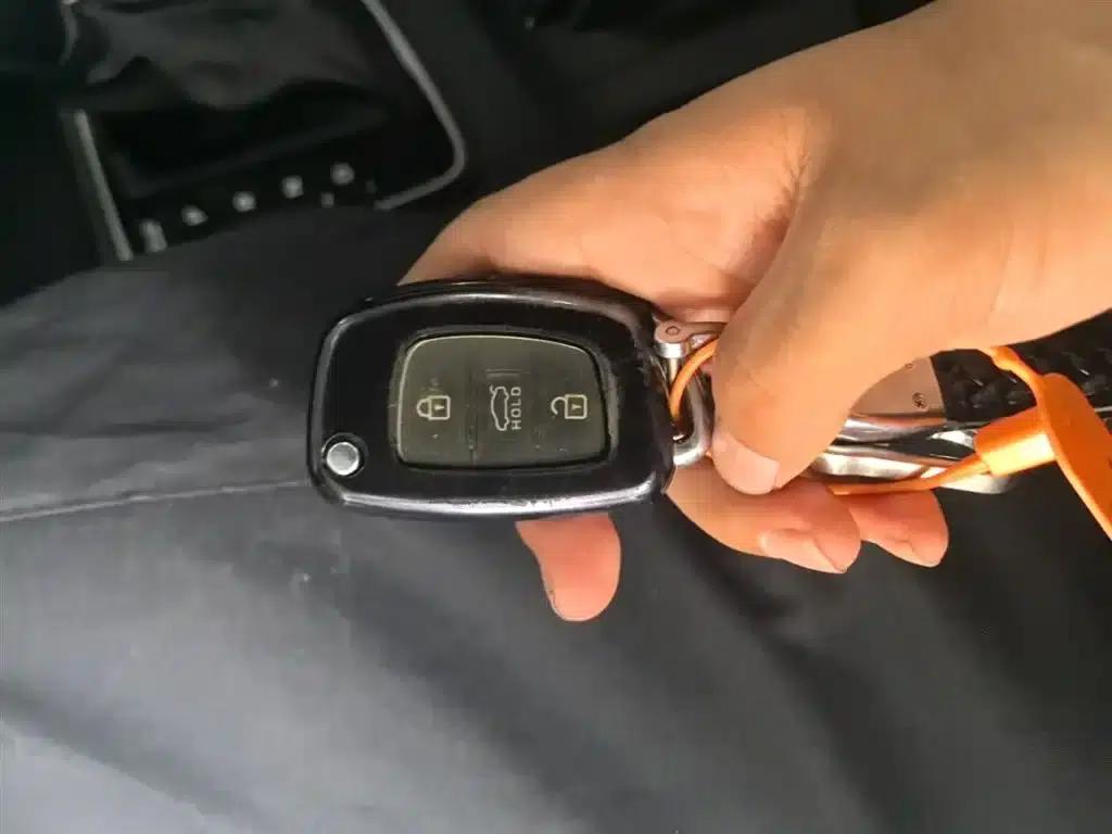 2016 Hyundai Verna 1.4L Automatic GLS (Cool Edition) — миниатюра 9