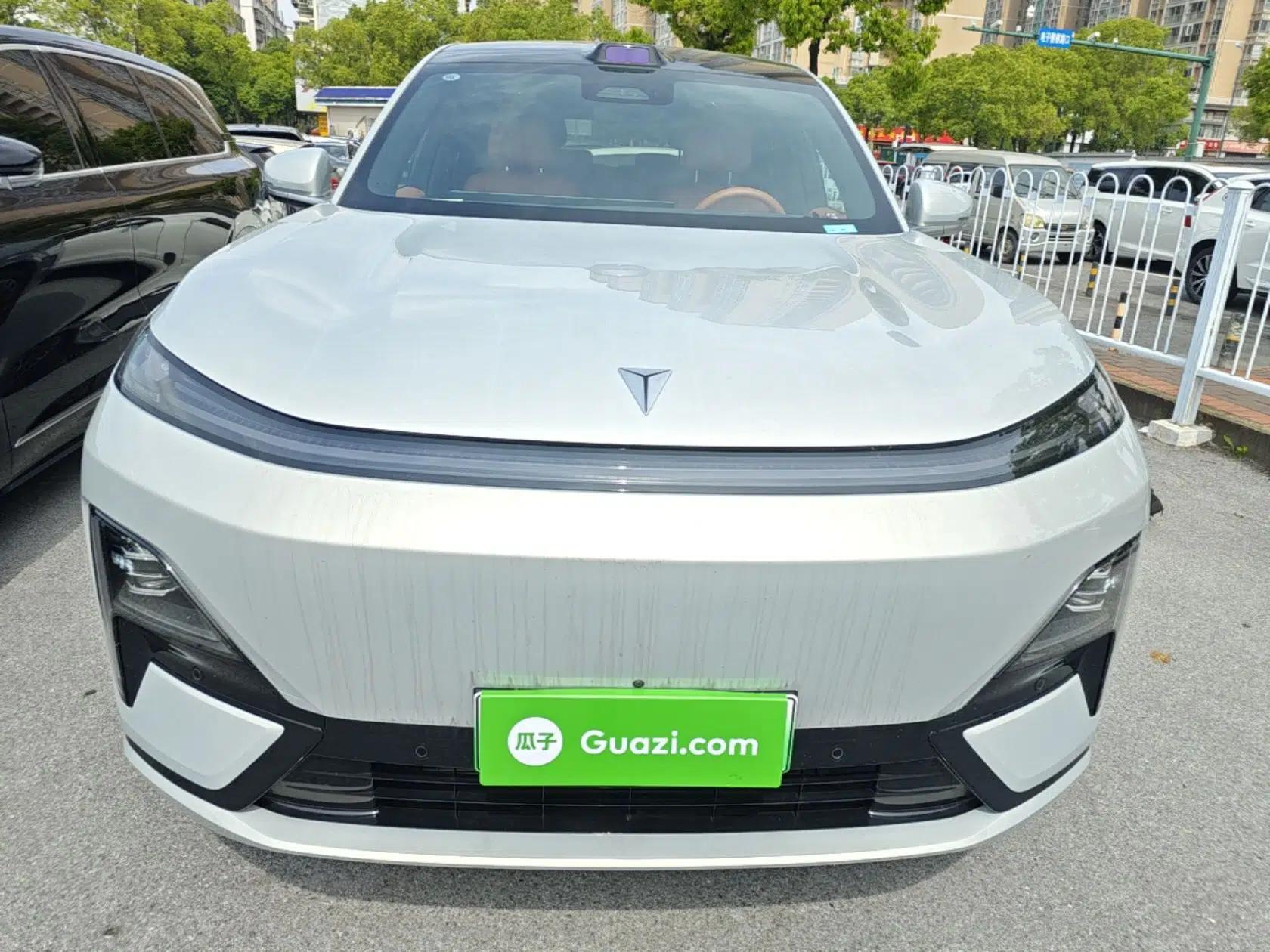 Deepal S09 2025 Four-Wheel Drive Ultra+ Custom Edition — миниатюра 2