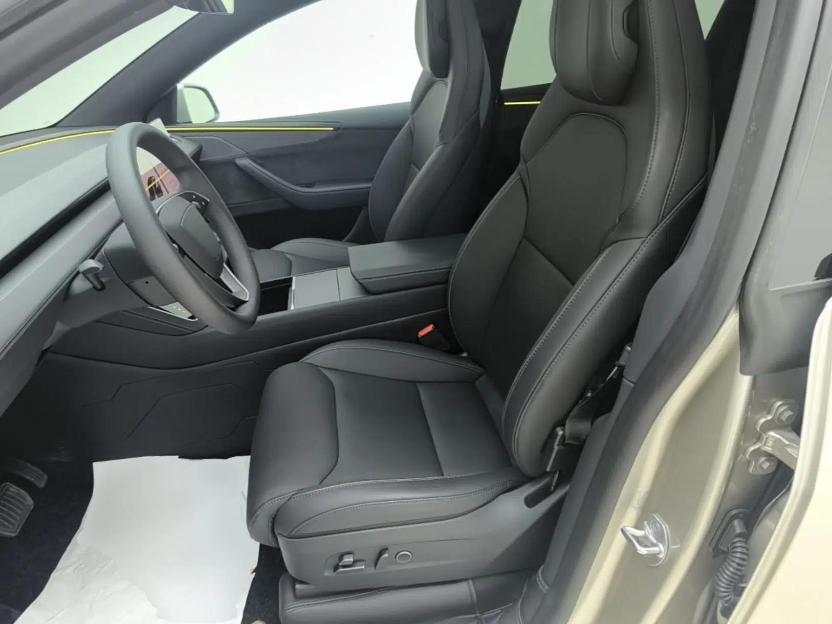 Tesla Model Y L 2025 Model Long-Range All-Wheel-Drive Version — миниатюра 18