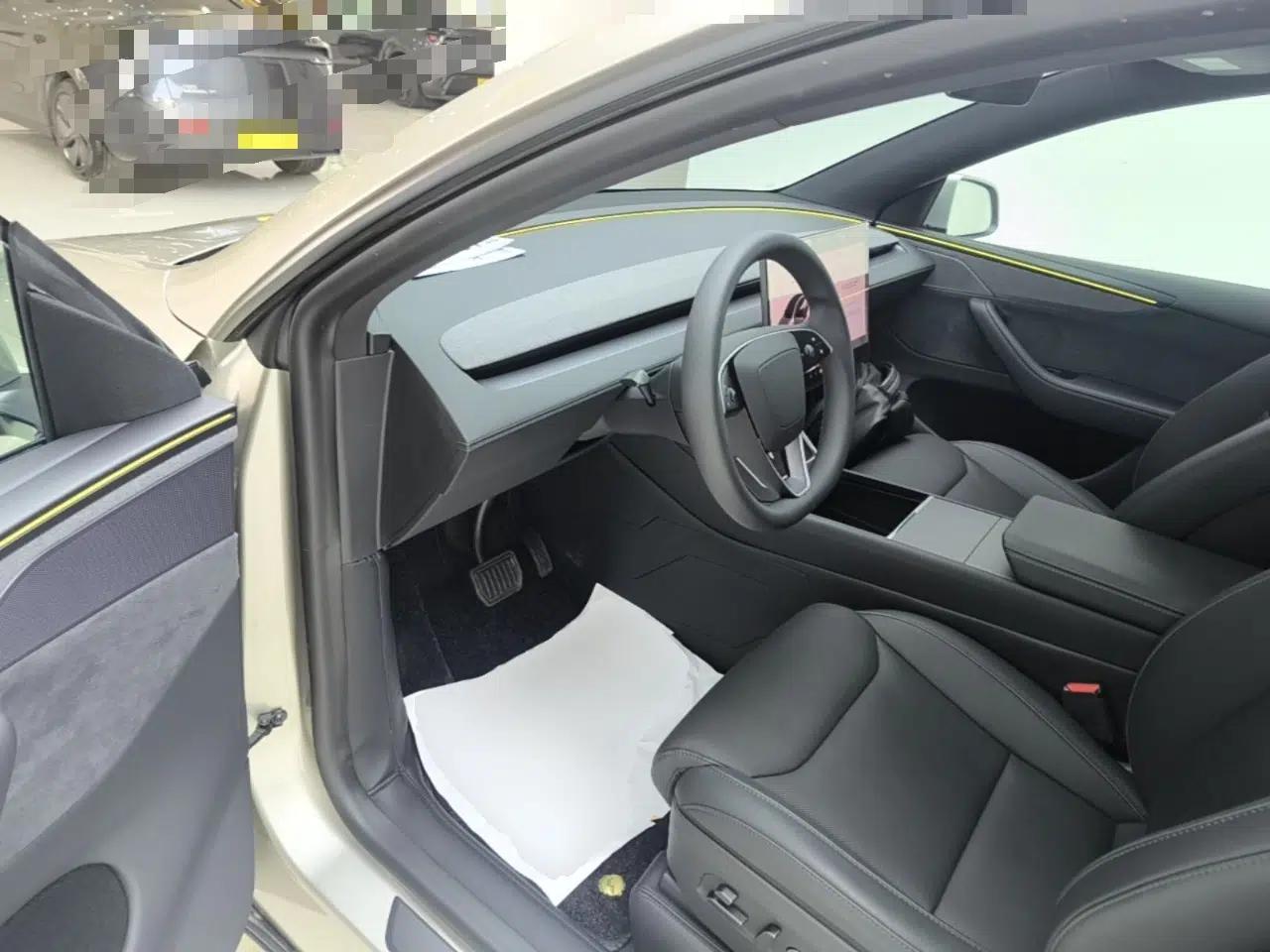 Tesla Model Y L 2025 Model Long-Range All-Wheel-Drive Version — миниатюра 19