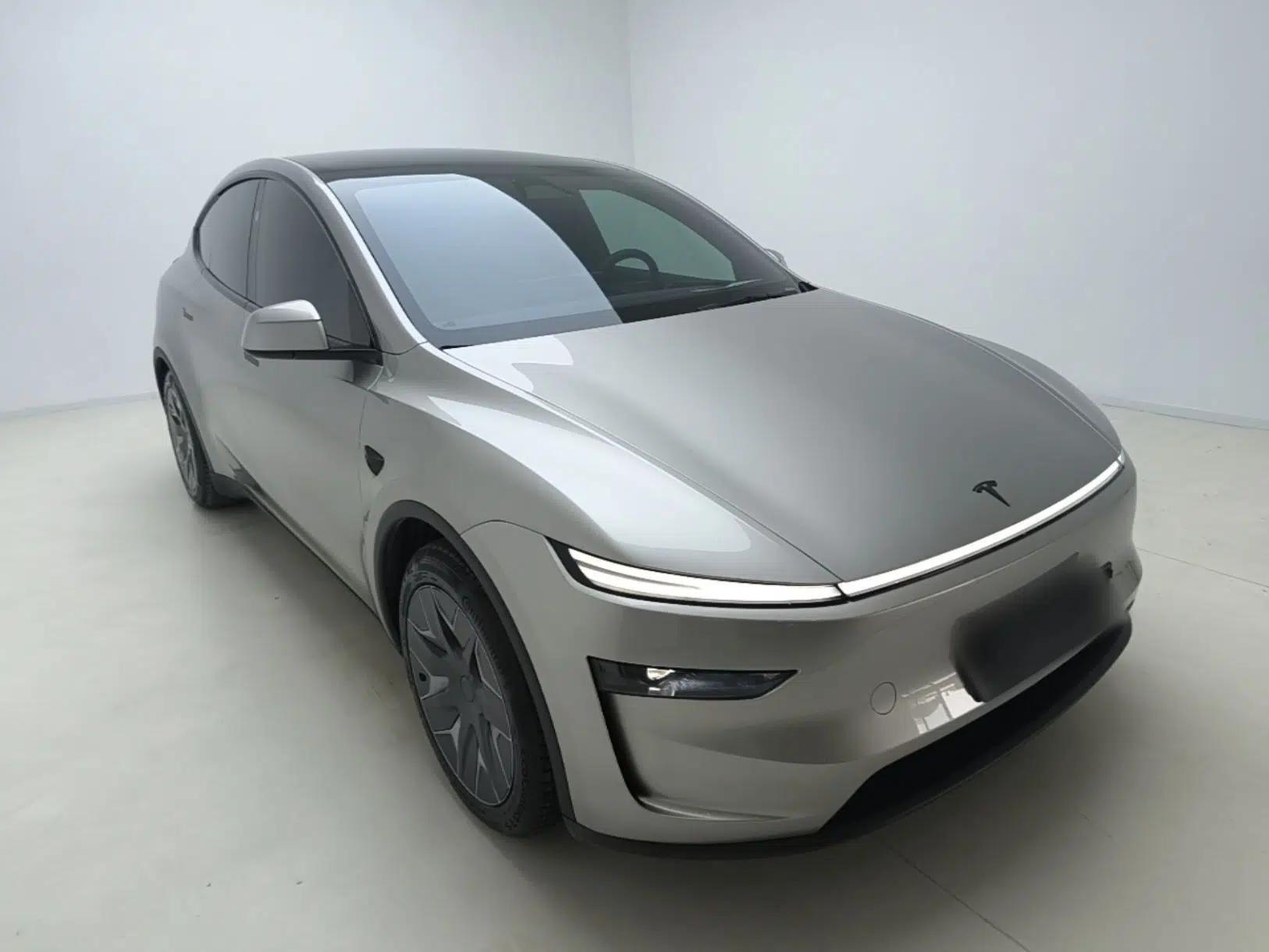 Tesla Model Y L 2025 Model Long-Range All-Wheel-Drive Version — миниатюра 3