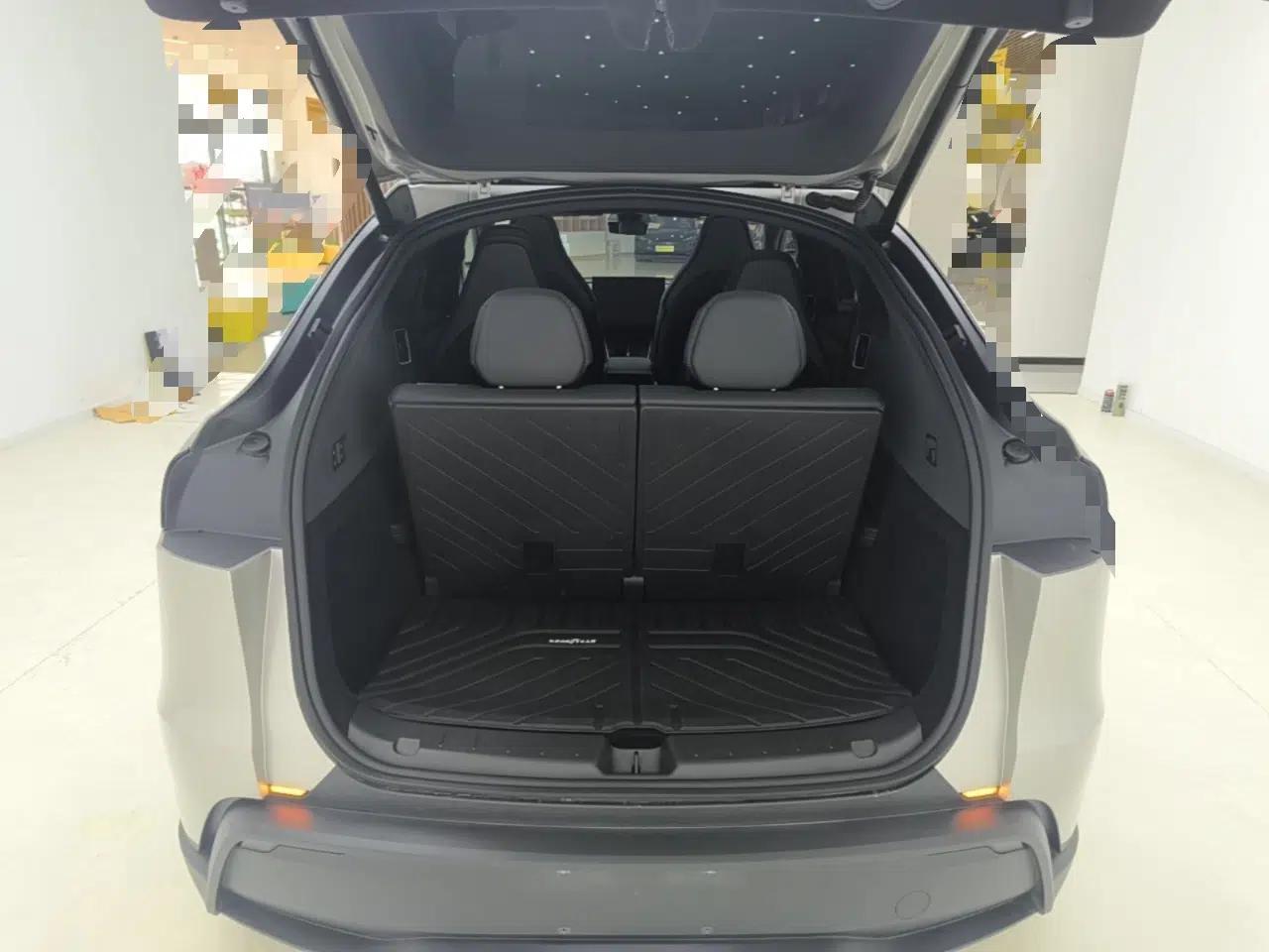 Tesla Model Y L 2025 Model Long-Range All-Wheel-Drive Version — миниатюра 22