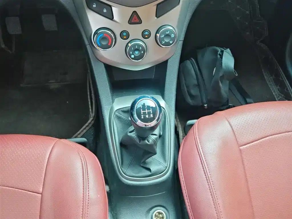 2014 Aveo Hatchback 1.4SL MT Comfort Edition — миниатюра 14