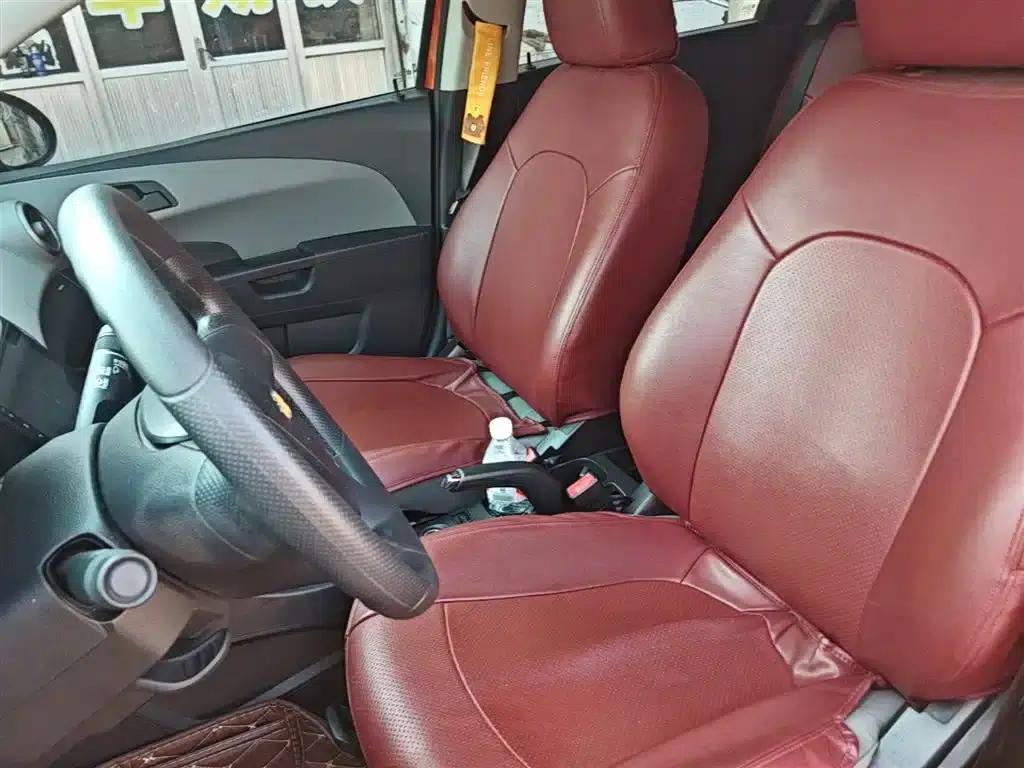 2014 Aveo Hatchback 1.4SL MT Comfort Edition — миниатюра 15
