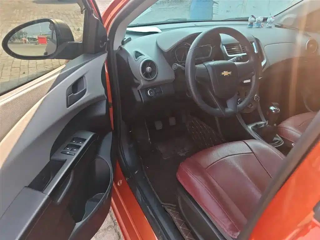 2014 Aveo Hatchback 1.4SL MT Comfort Edition — миниатюра 16