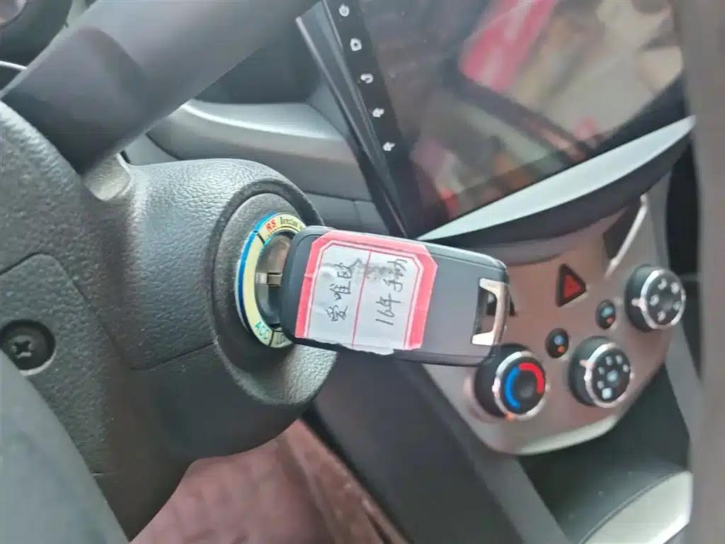 2014 Aveo Hatchback 1.4SL MT Comfort Edition — миниатюра 9