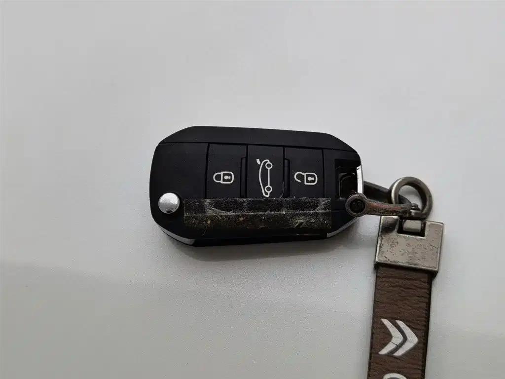 Citroën C4 2018 1.6L Manual Deluxe — миниатюра 19