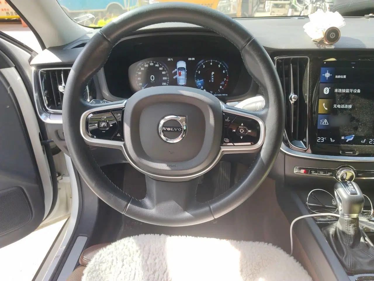 Volvo V60 2020 T5 Zhiyuan Luxury Edition — миниатюра 11