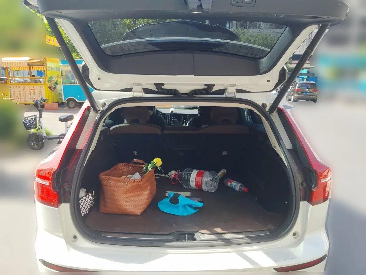 Volvo V60 2020 T5 Zhiyuan Luxury Edition — миниатюра 20