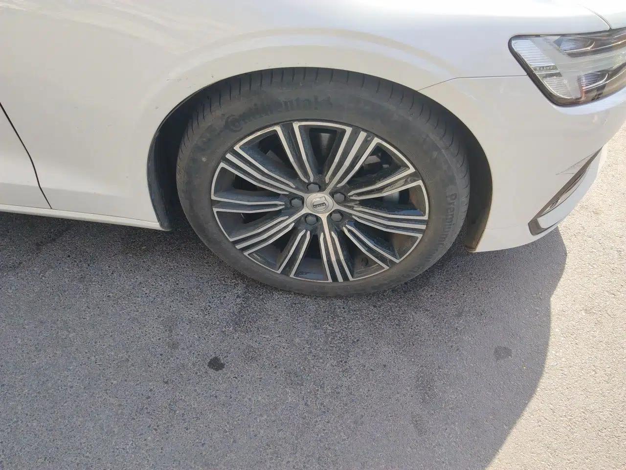 Volvo V60 2020 T5 Zhiyuan Luxury Edition — миниатюра 8