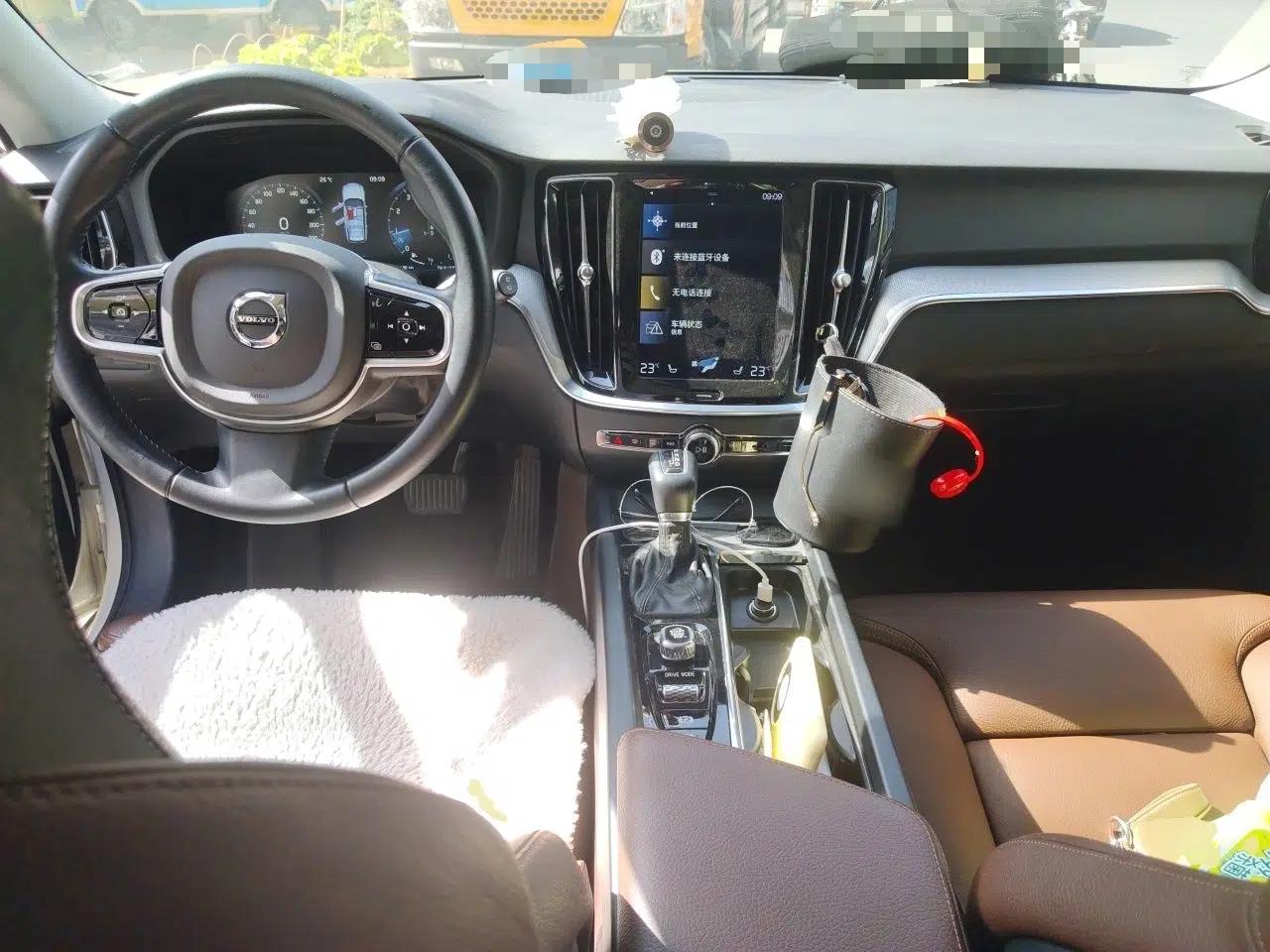 Volvo V60 2020 T5 Zhiyuan Luxury Edition — миниатюра 10