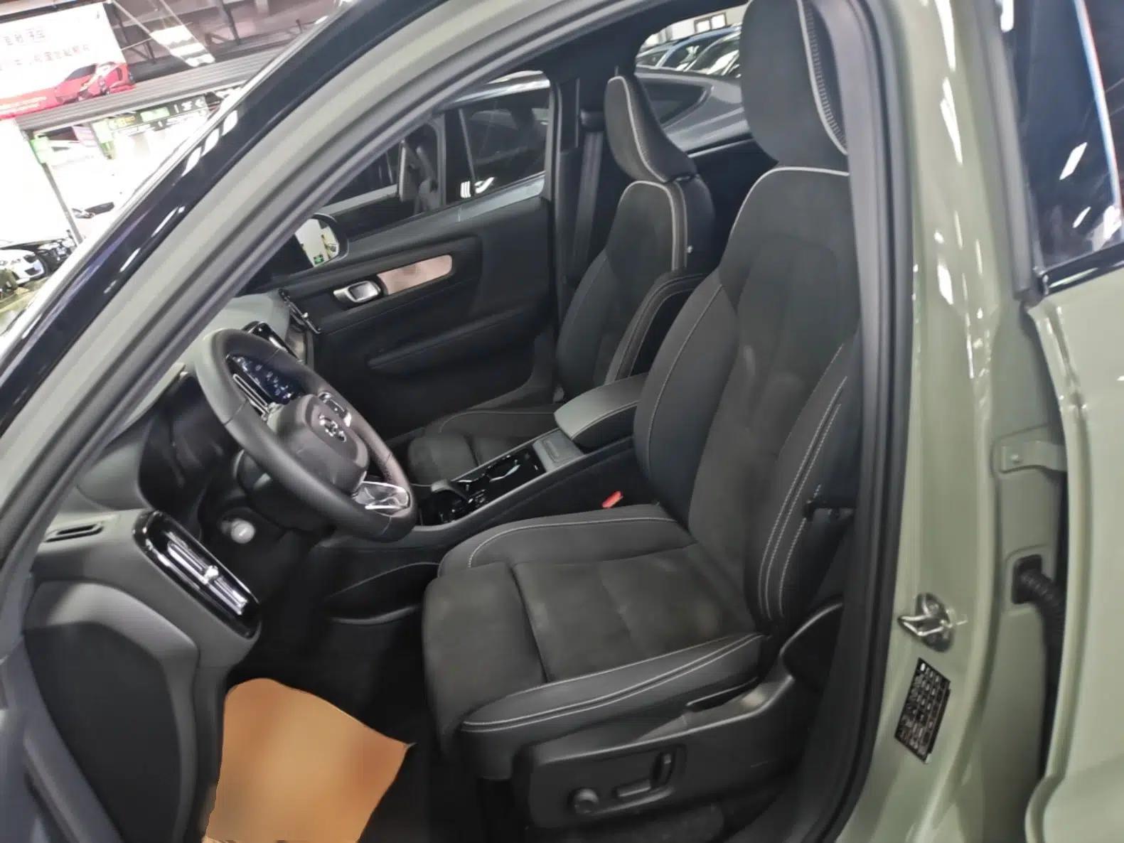 Volvo XC40 New Energy 2023 Long-Range Version — миниатюра 17