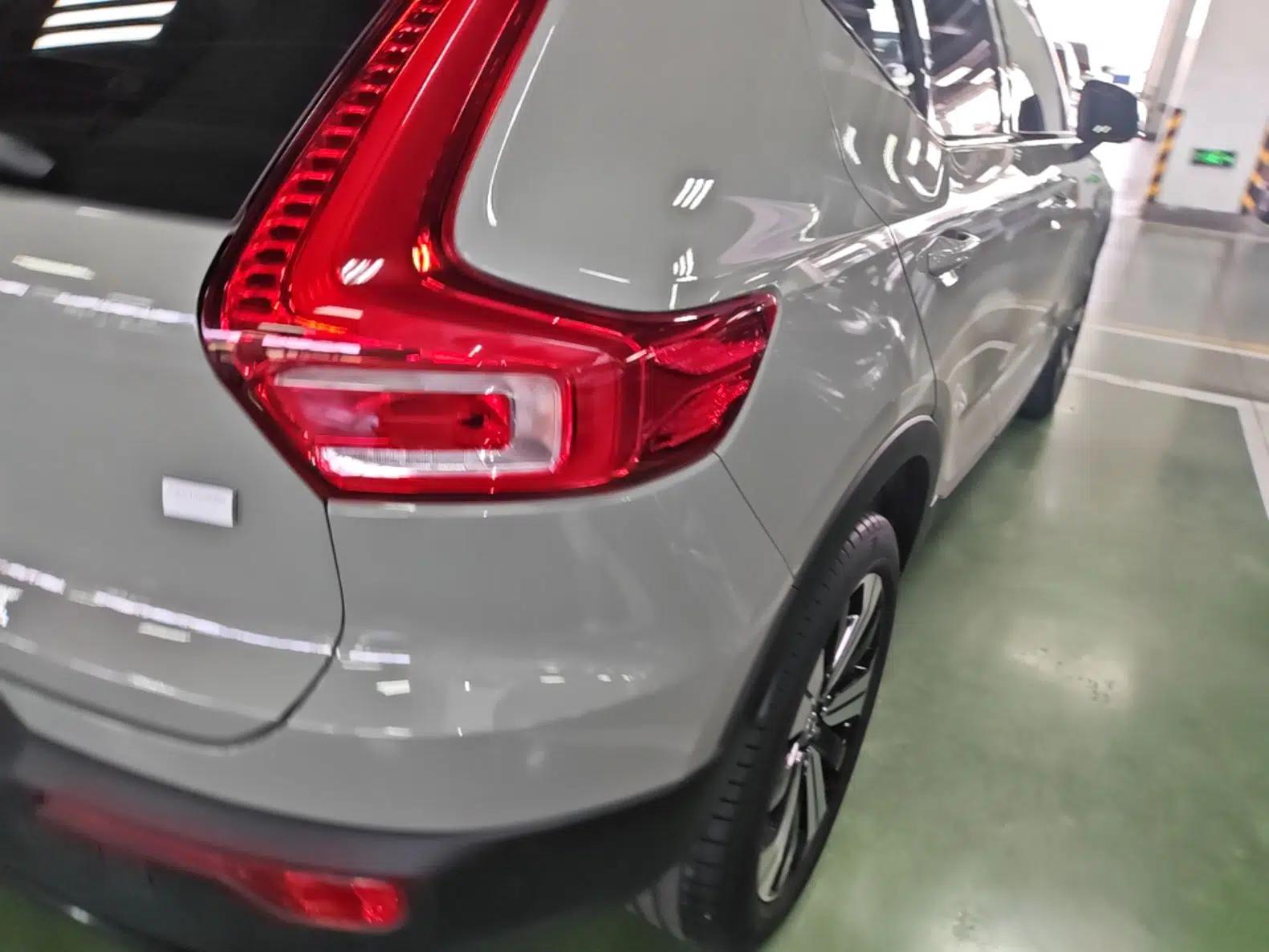 Volvo XC40 New Energy 2023 Long-Range Version — миниатюра 8