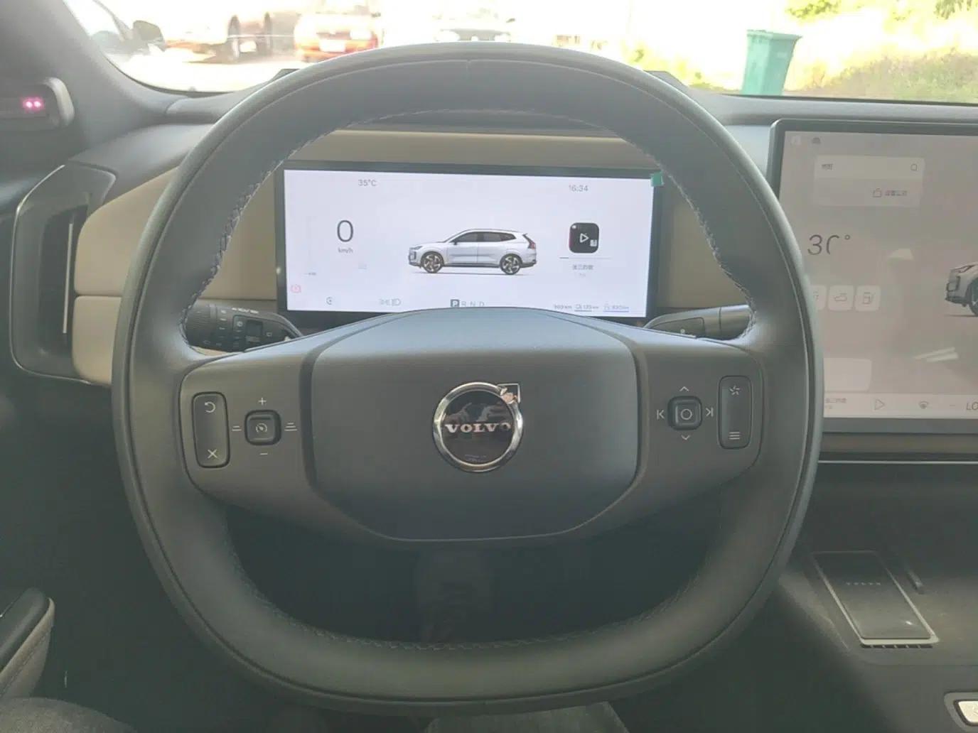 Volvo XC70 Plug-in Hybrid 2026 Model Four-Wheel Drive Long-Range Ultra — миниатюра 14