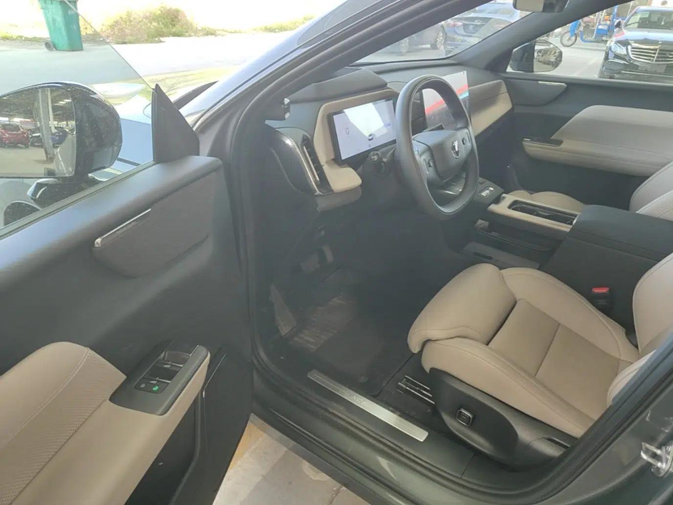 Volvo XC70 Plug-in Hybrid 2026 Model Four-Wheel Drive Long-Range Ultra — миниатюра 19