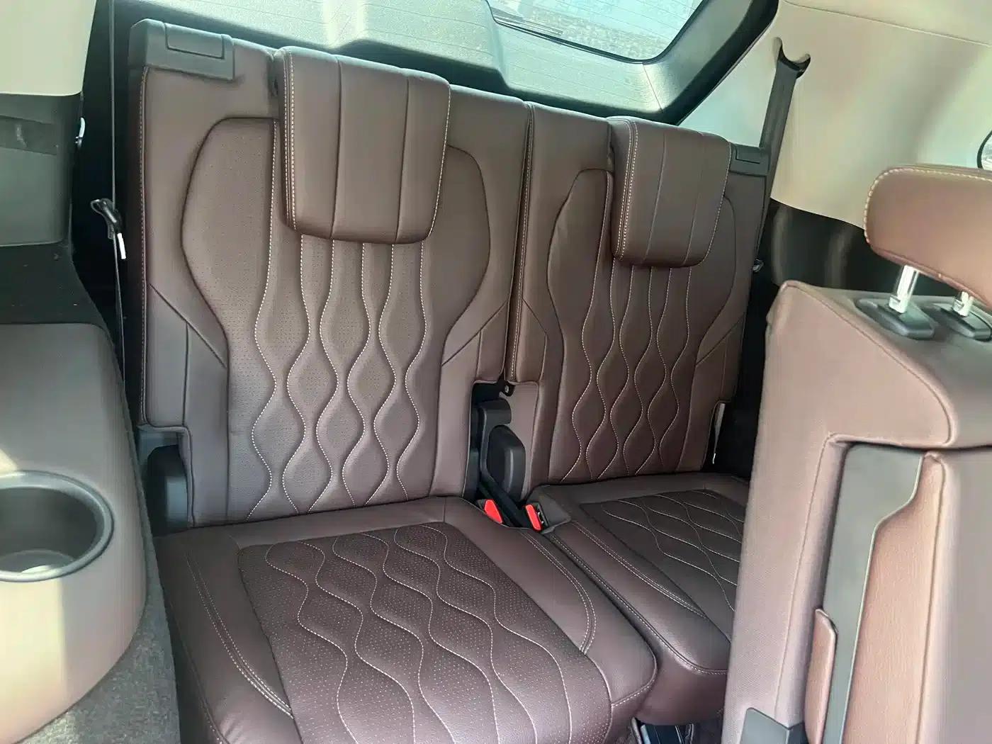 Starlight Moon 2023 400T 2WD Star Edition 7-Seater — миниатюра 11