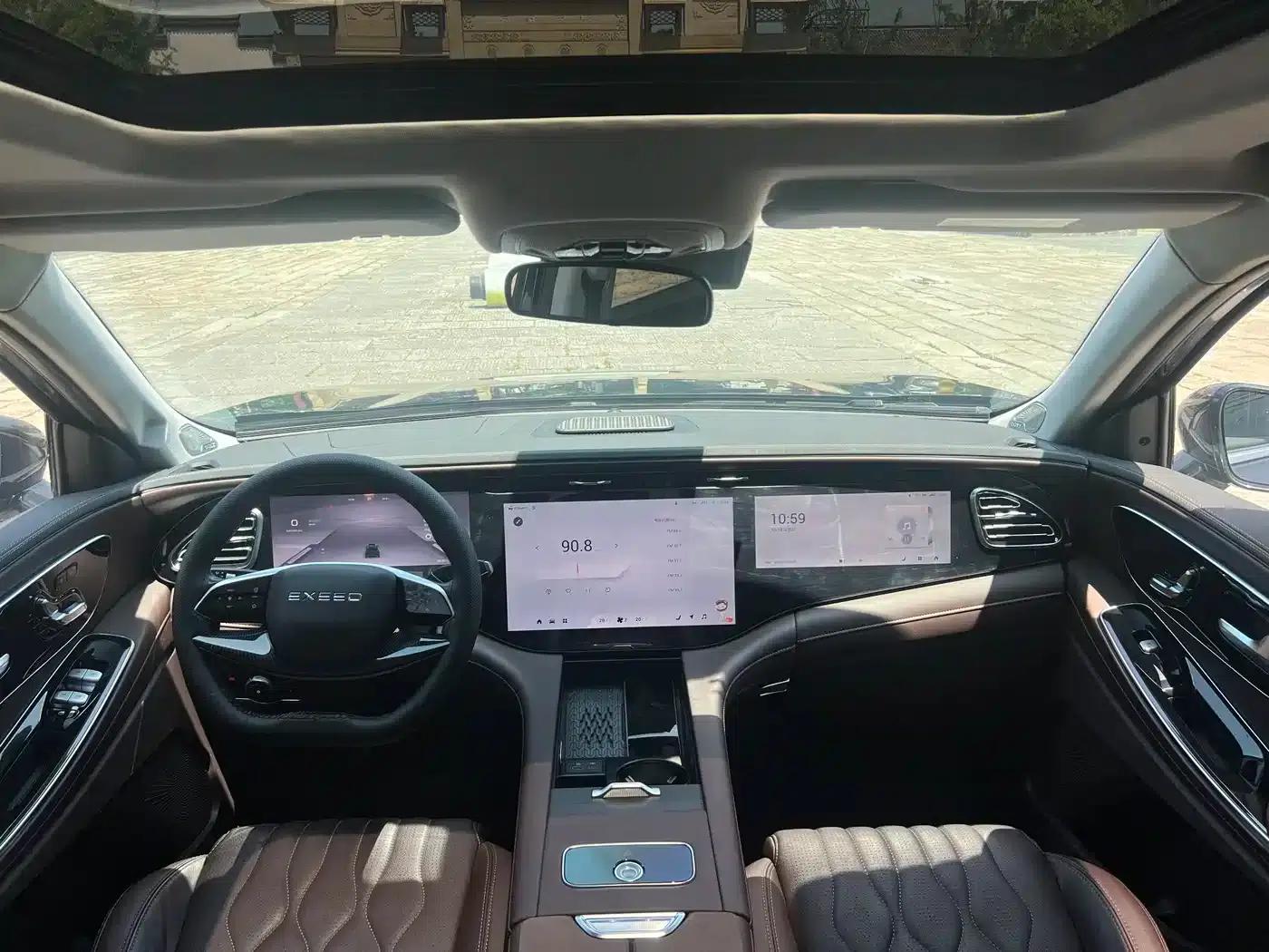 Starlight Moon 2023 400T 2WD Star Edition 7-Seater — миниатюра 14