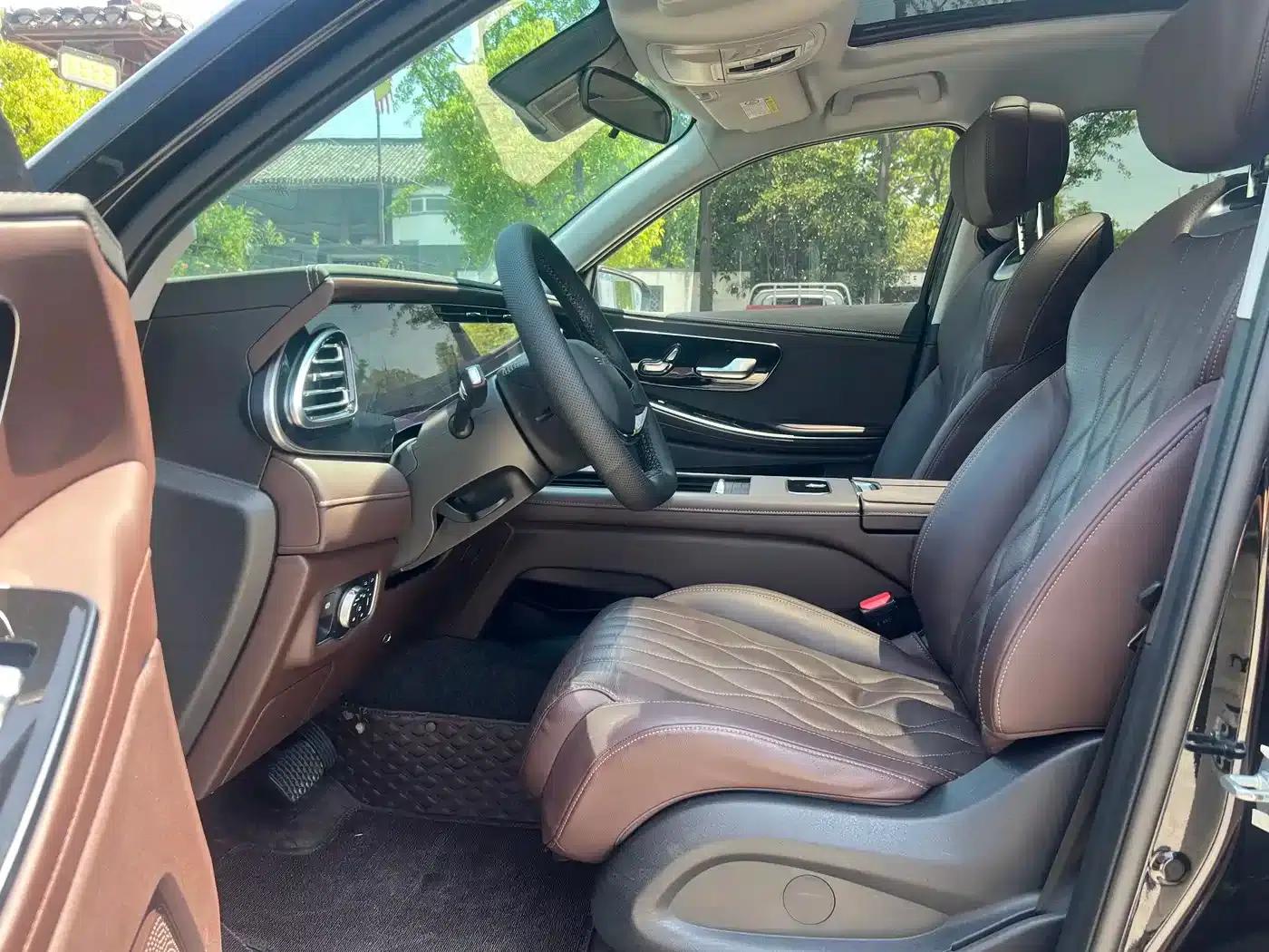 Starlight Moon 2023 400T 2WD Star Edition 7-Seater — миниатюра 7