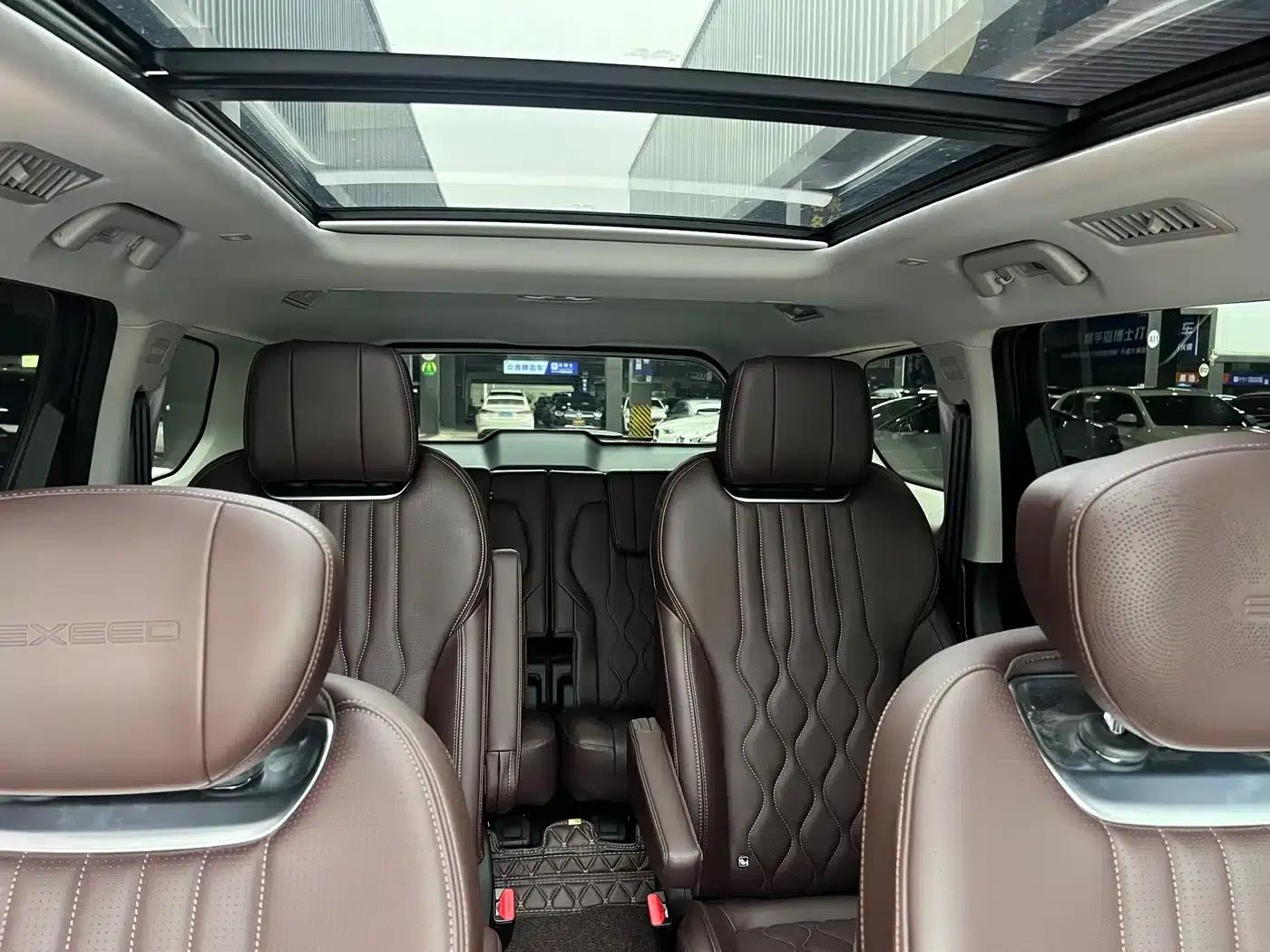 Starlight Moon 2023 400T AWD Star Supreme Edition 6-seater — миниатюра 11